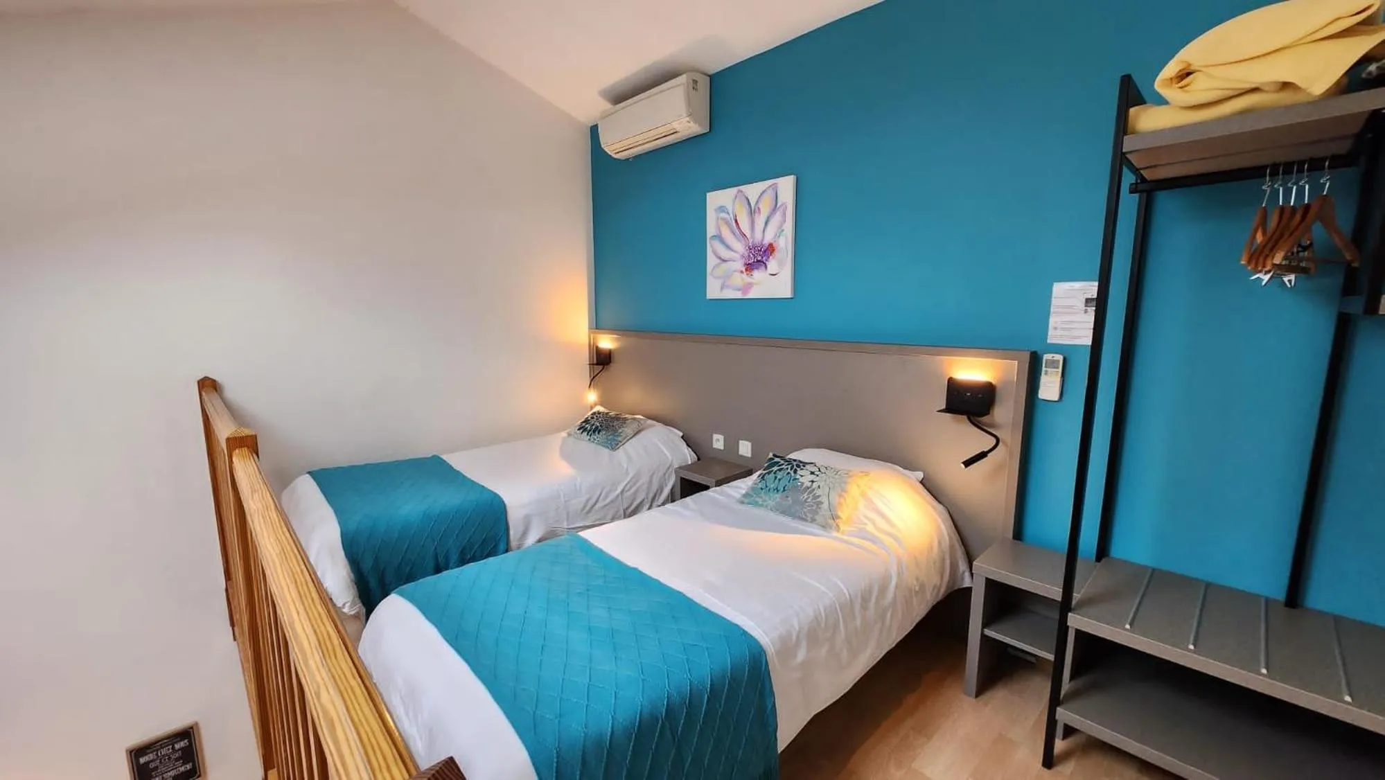 Bedroom, Bed in Cit'Hotel Le Cheval Blanc, Cognac Centre