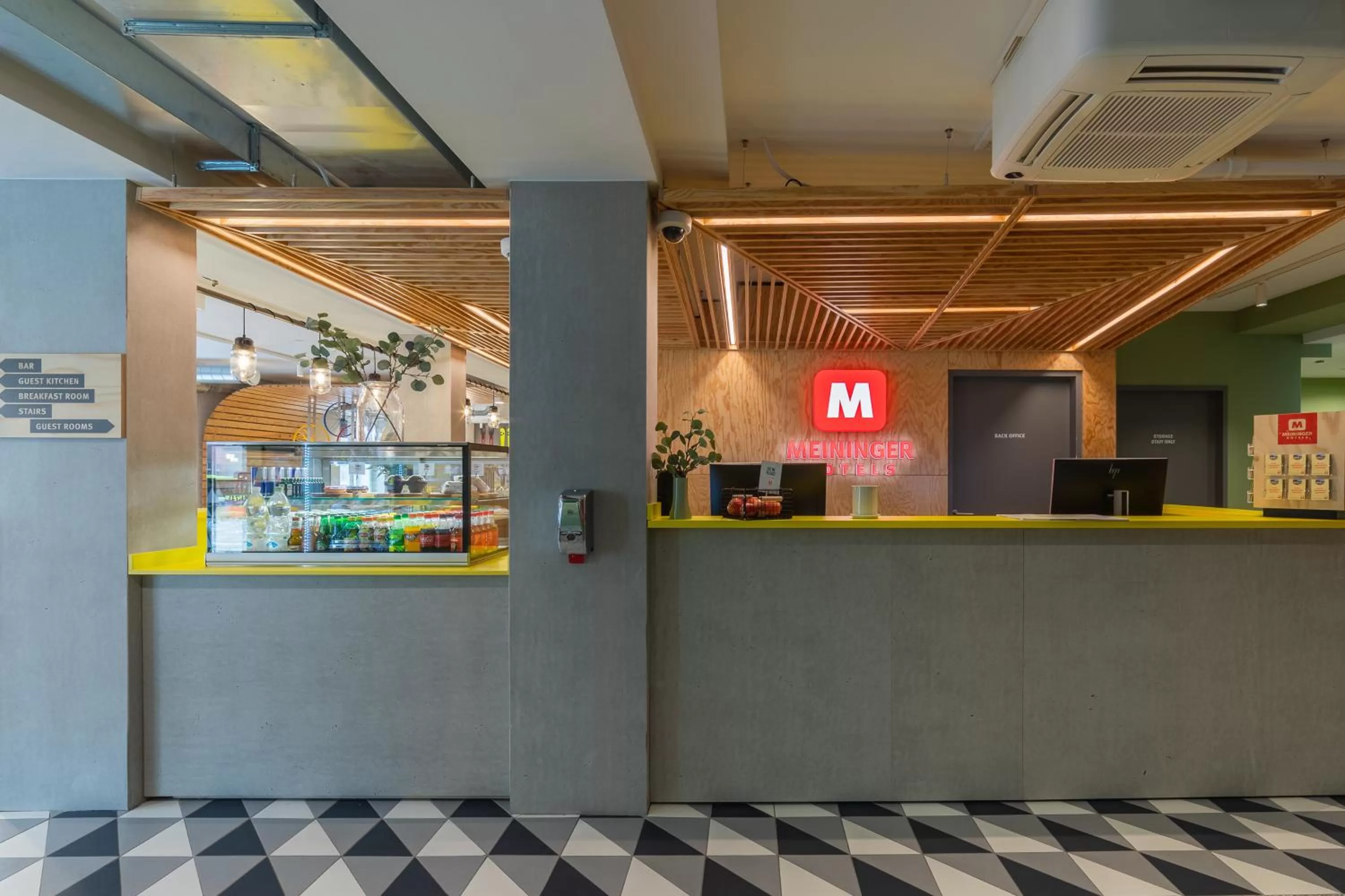 Lobby or reception in MEININGER Hotel Innsbruck Zentrum