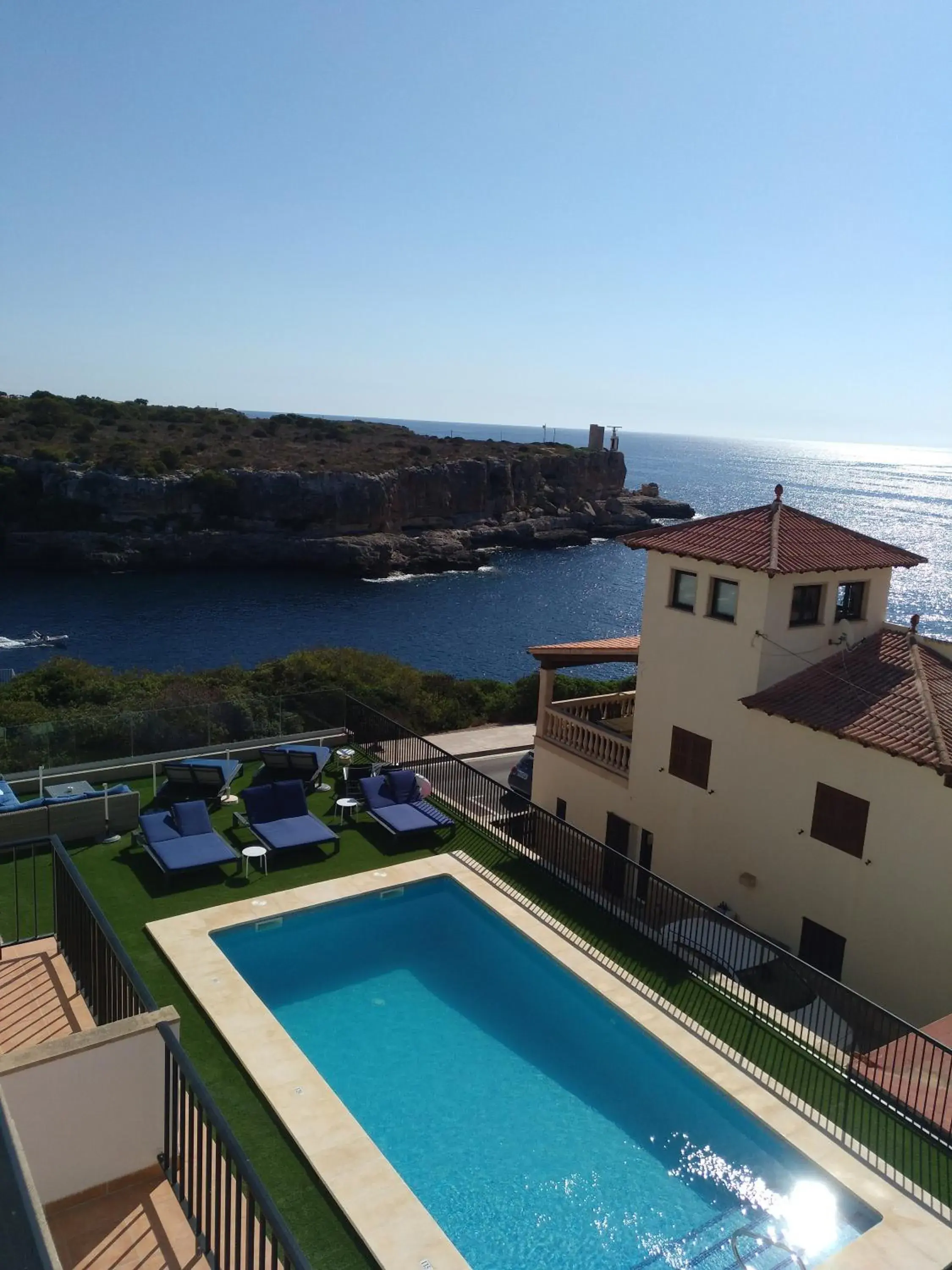 Pool view in Hotel Rocamar