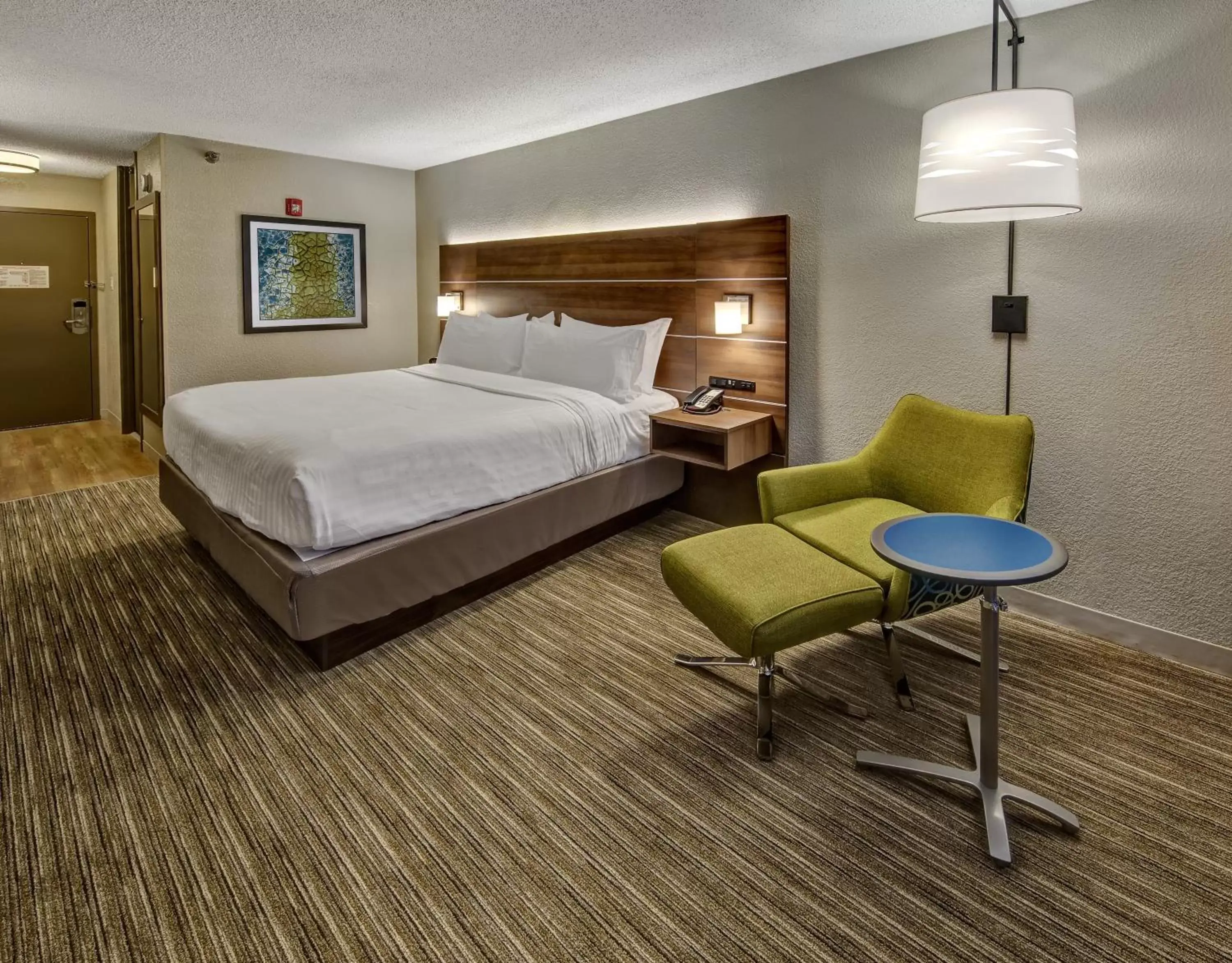 Photo of the whole room, Bed in Holiday Inn Express Louisville Airport Expo Center, an IHG Hotel