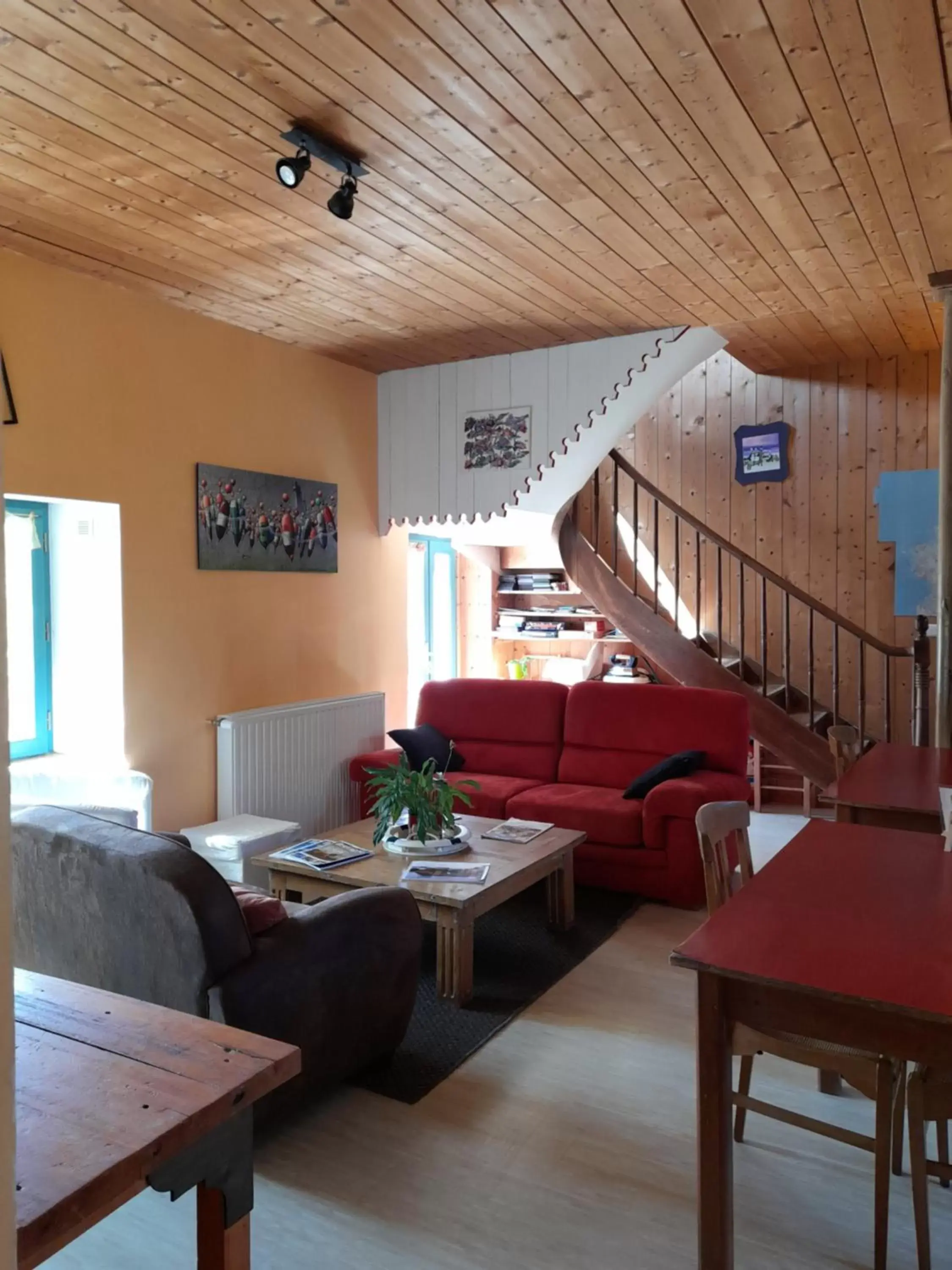 Communal lounge/ TV room, Seating Area in Les Hortensias - Chambres d'Hôtes