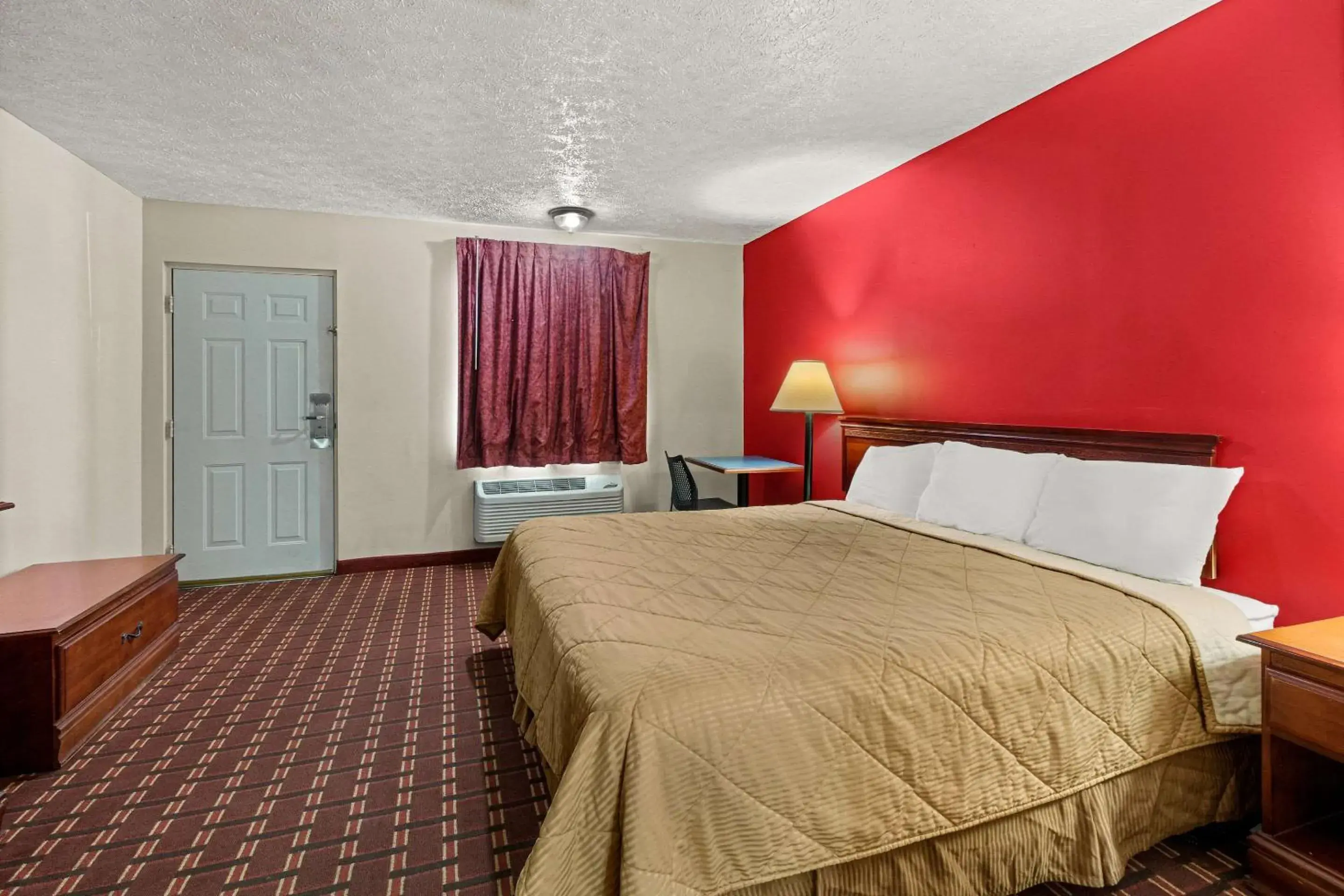 Bedroom, Bed in Rodeway Inn