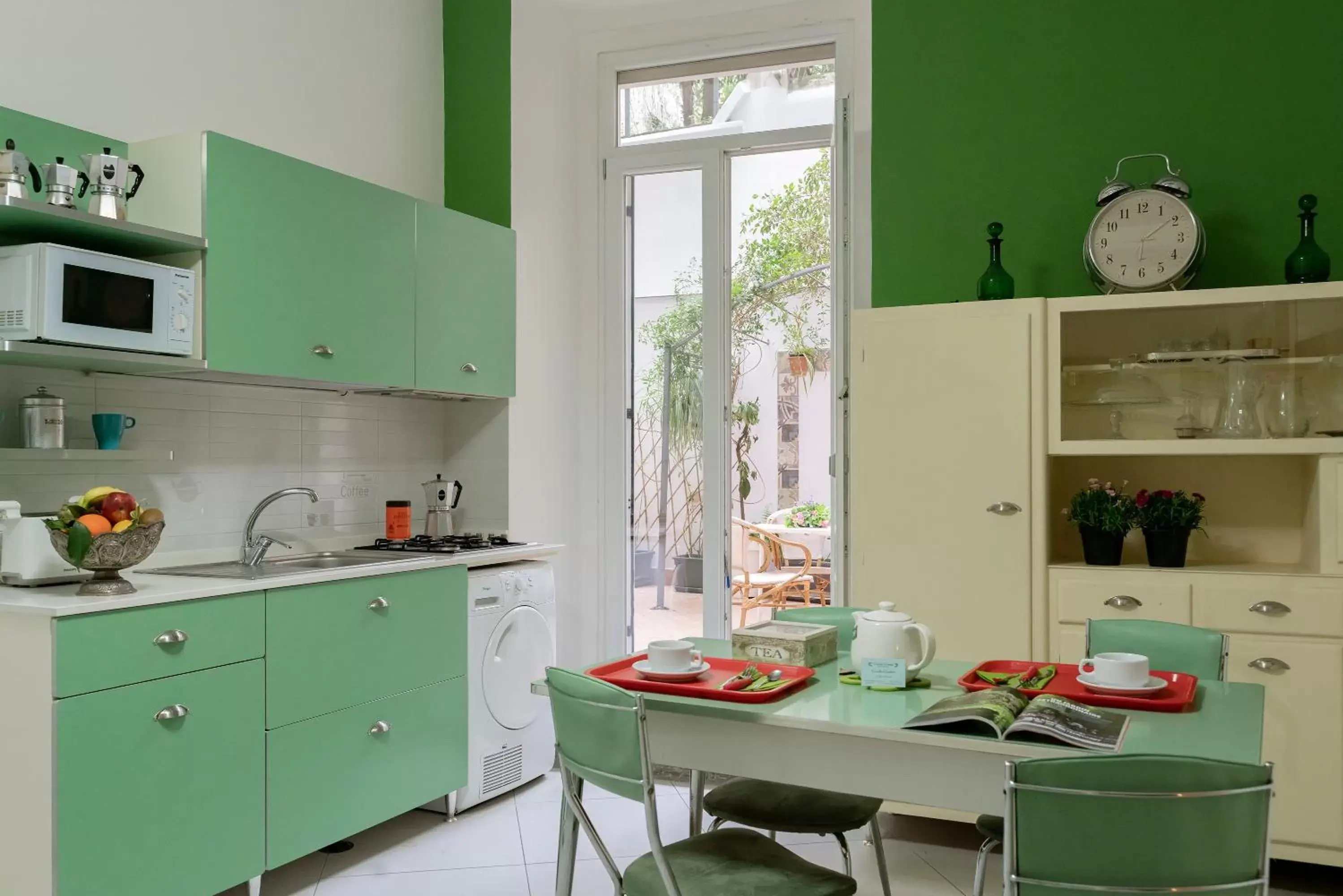 Kitchen or kitchenette, Kitchen/Kitchenette in Carafa Petrucci Garden by Enjoy Napoli