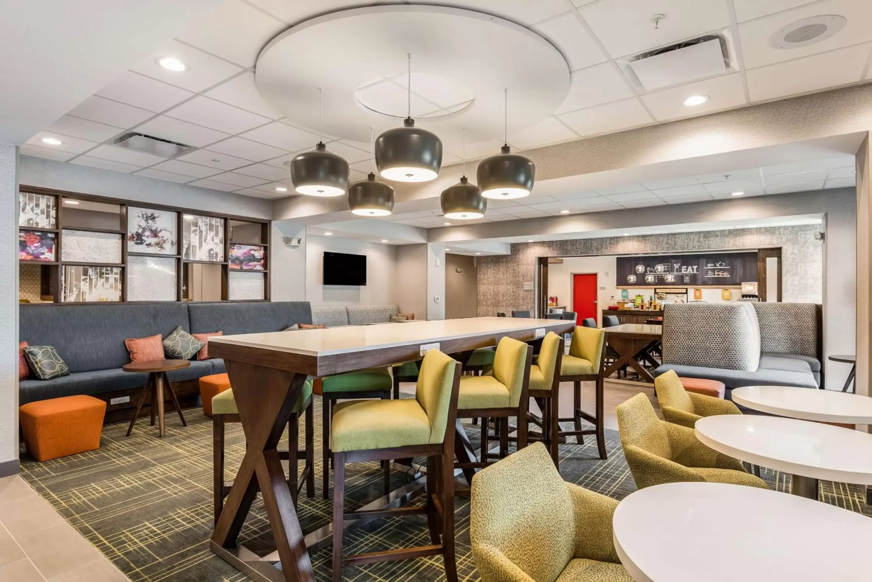 Dining area, Lounge/Bar in Hampton Inn Batesville, Ar