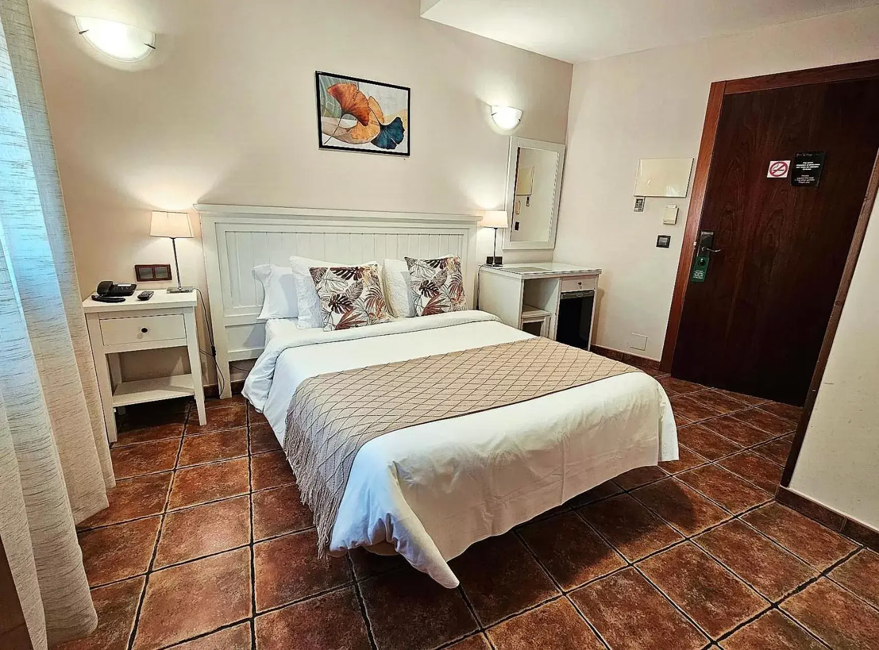 Bedroom, Bed in Hotel Medina de Toledo