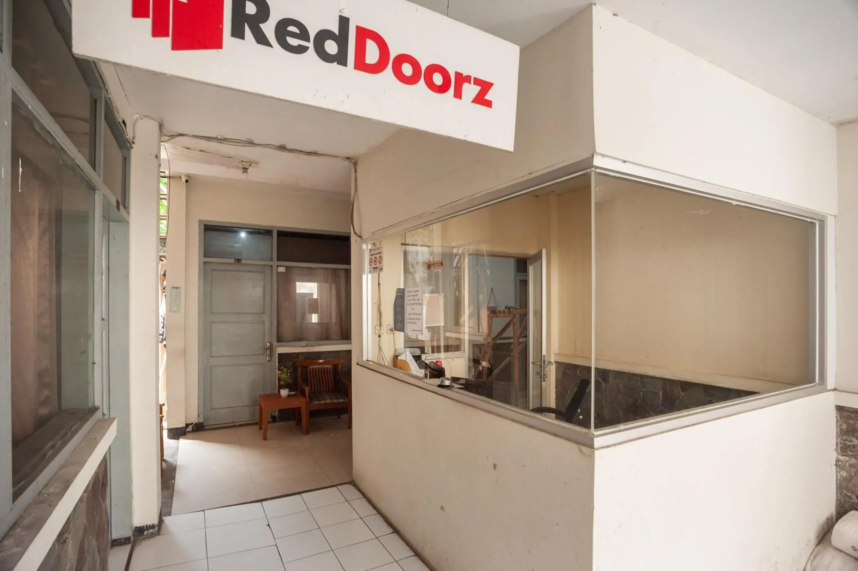 Lobby or reception in RedDoorz Plus near RS PMI Bogor