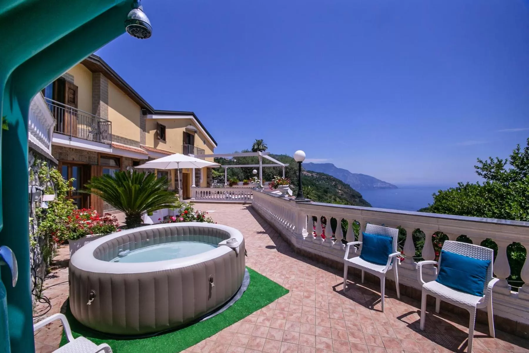 Patio in Villa Costanza sorrento B&b