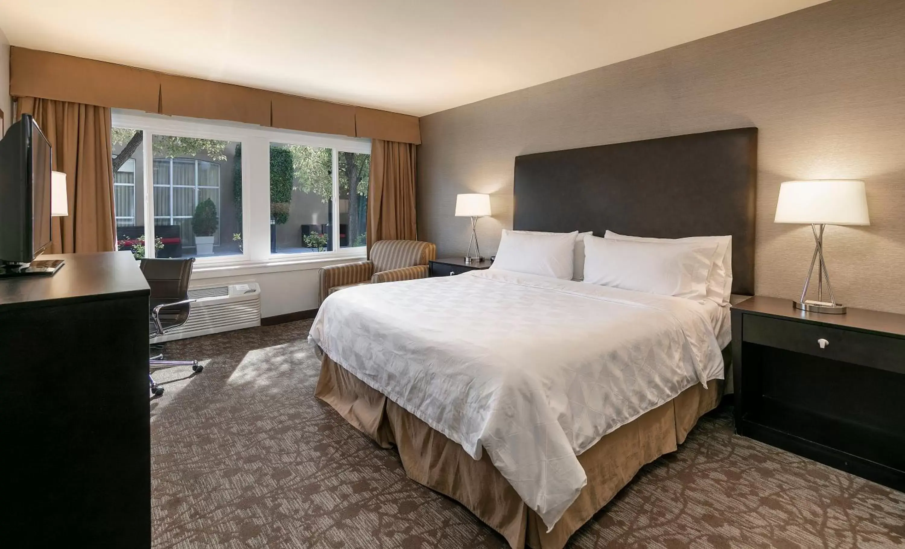 Bedroom in Holiday Inn West Covina by IHG Bedroom in Holiday Inn West Covina by IHG