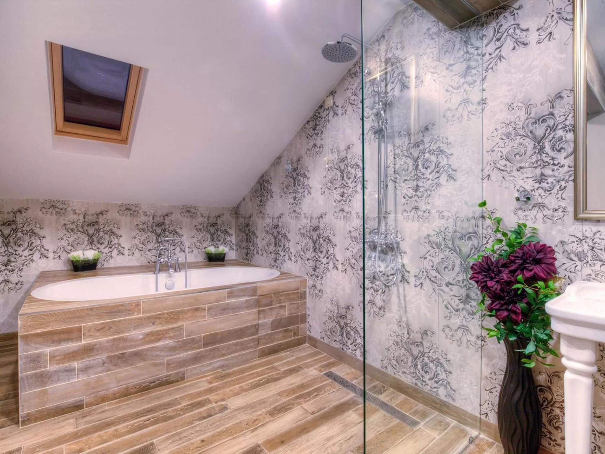 Shower in Family Hotel Agoncev