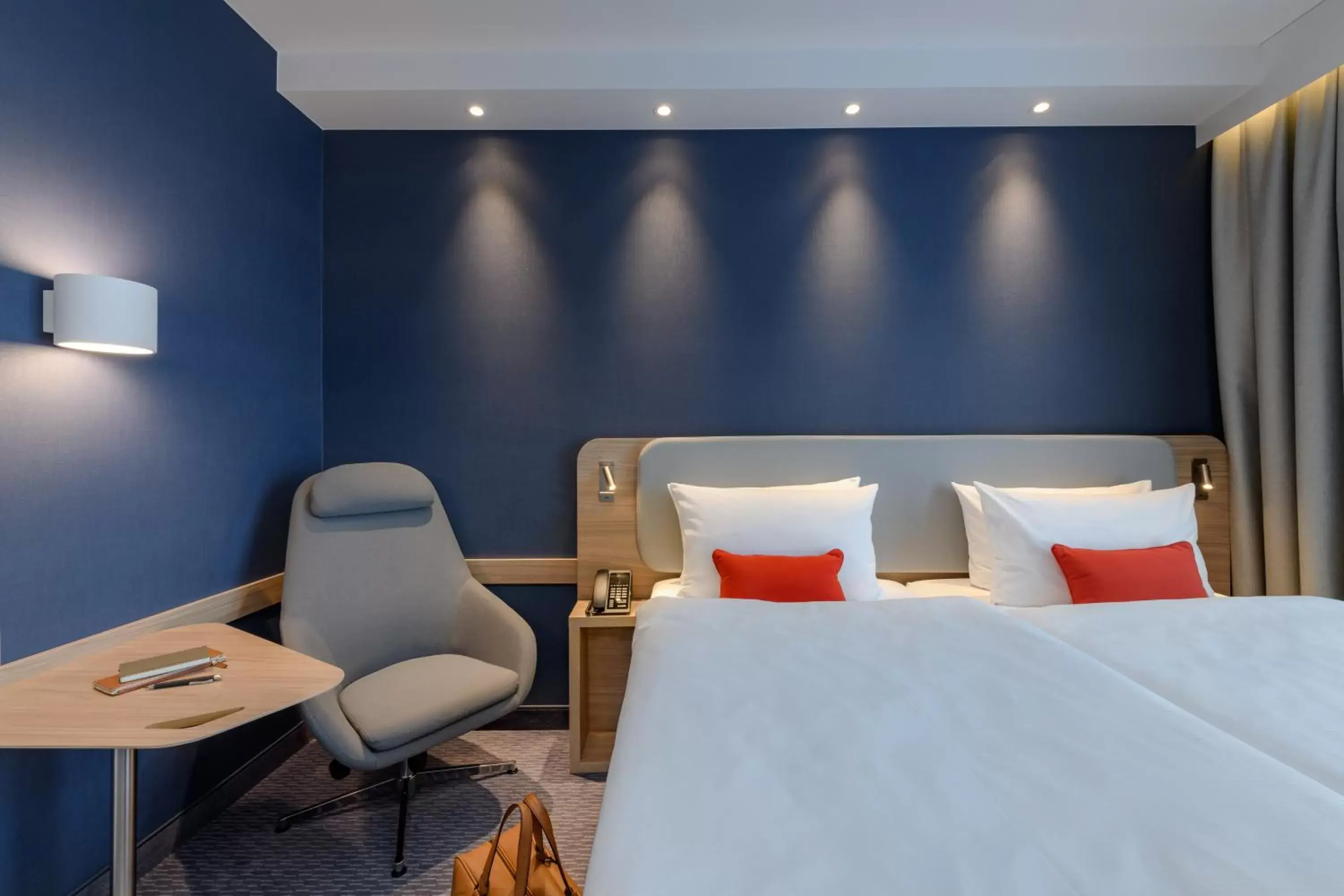 Photo of the whole room, Bed in Holiday Inn Express - Goettingen, an IHG Hotel