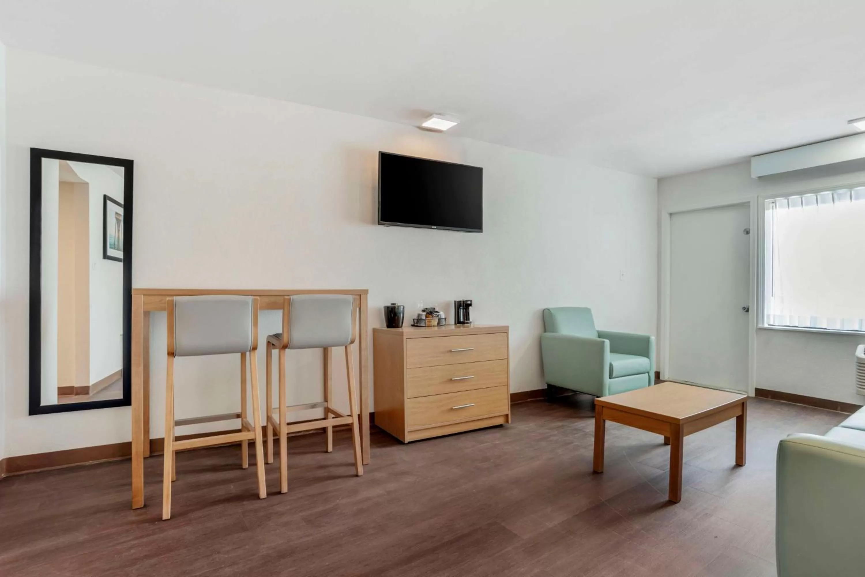 Photo of the whole room in Chateau Beachfront Hotel, a By the Sea Resort