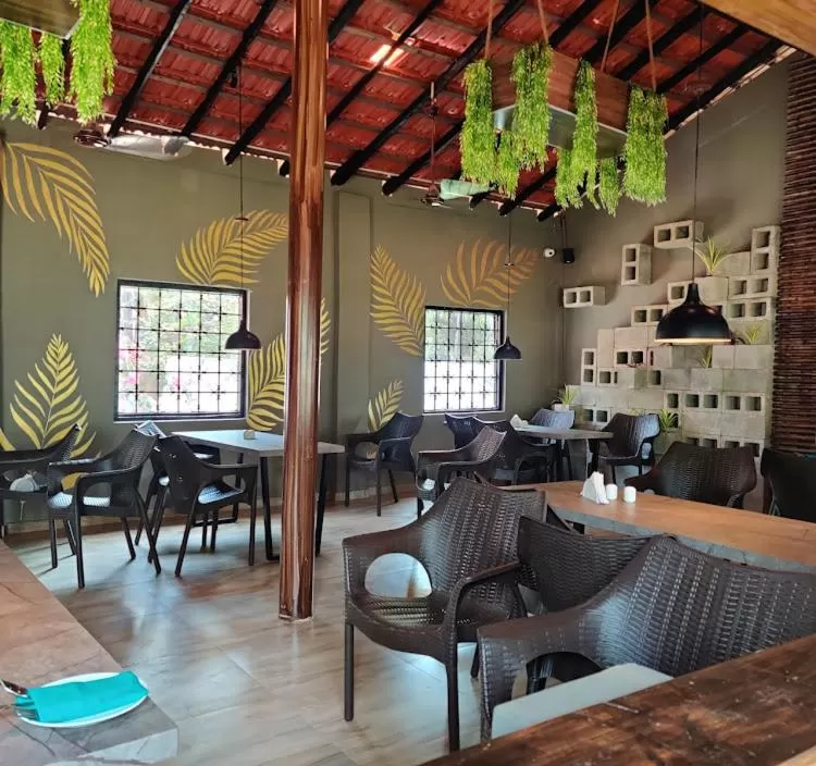 Restaurant/places to eat in Vinsons Cottages