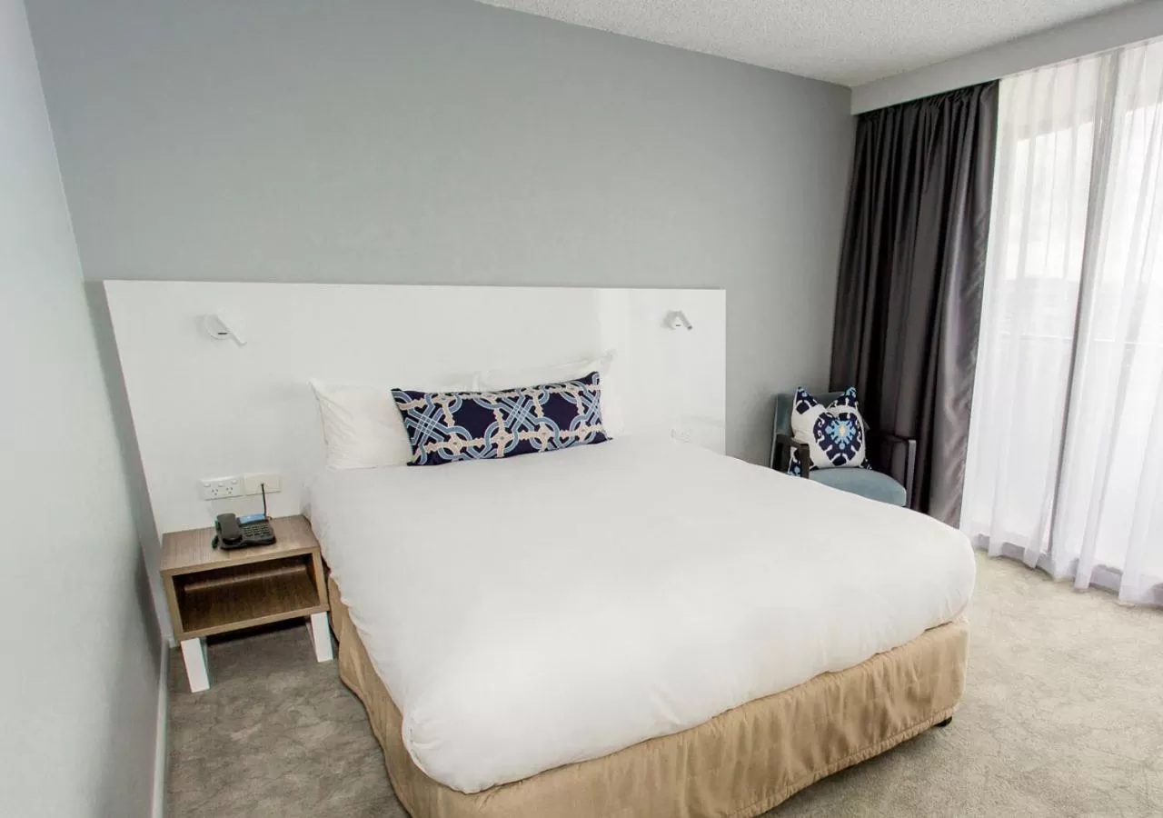 Bed in Mercure Brisbane Spring Hill