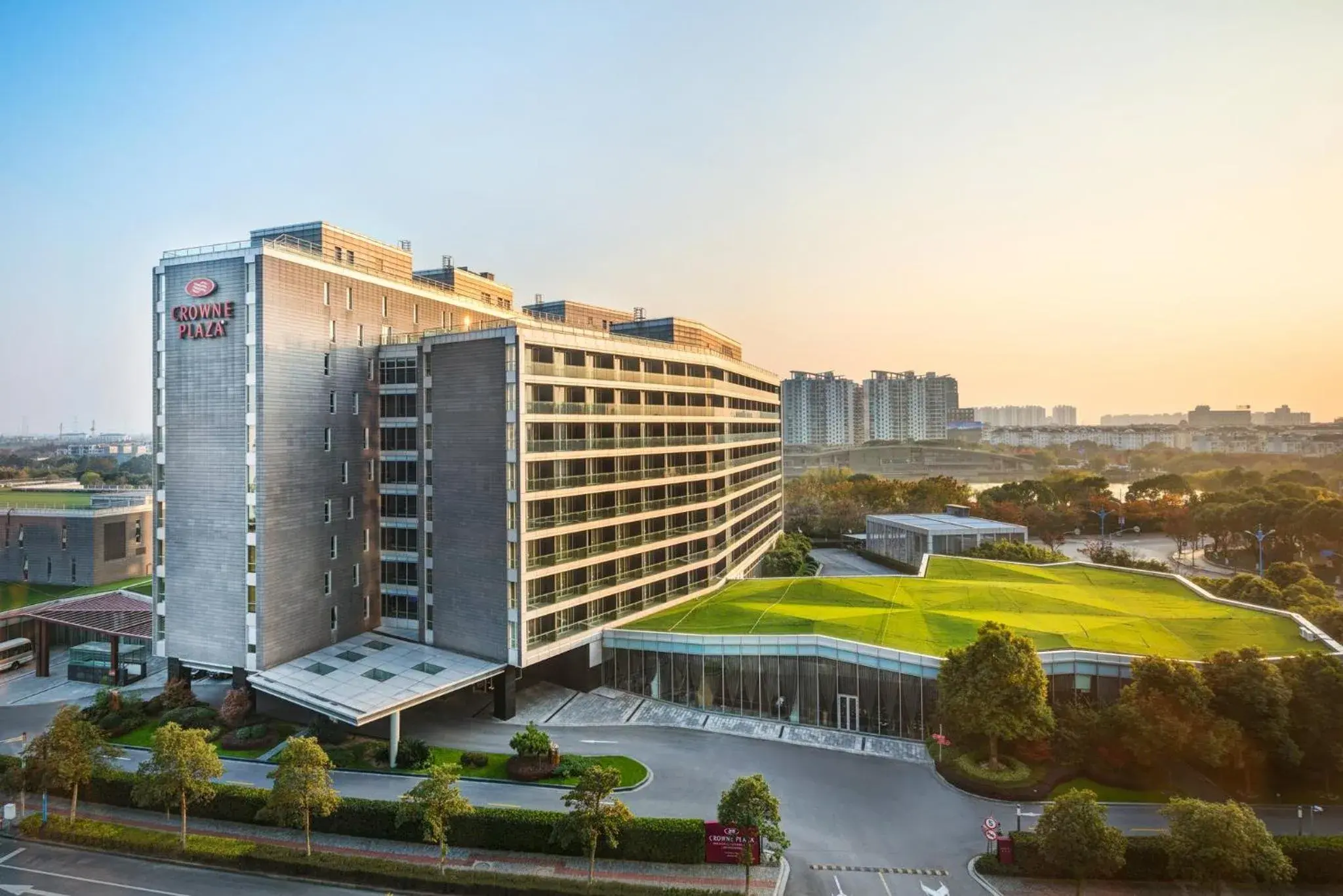 Property building in Crowne Plaza Shanghai Xiayang Lake by IHG Property building in Crowne Plaza Shanghai Xiayang Lake by IHG
