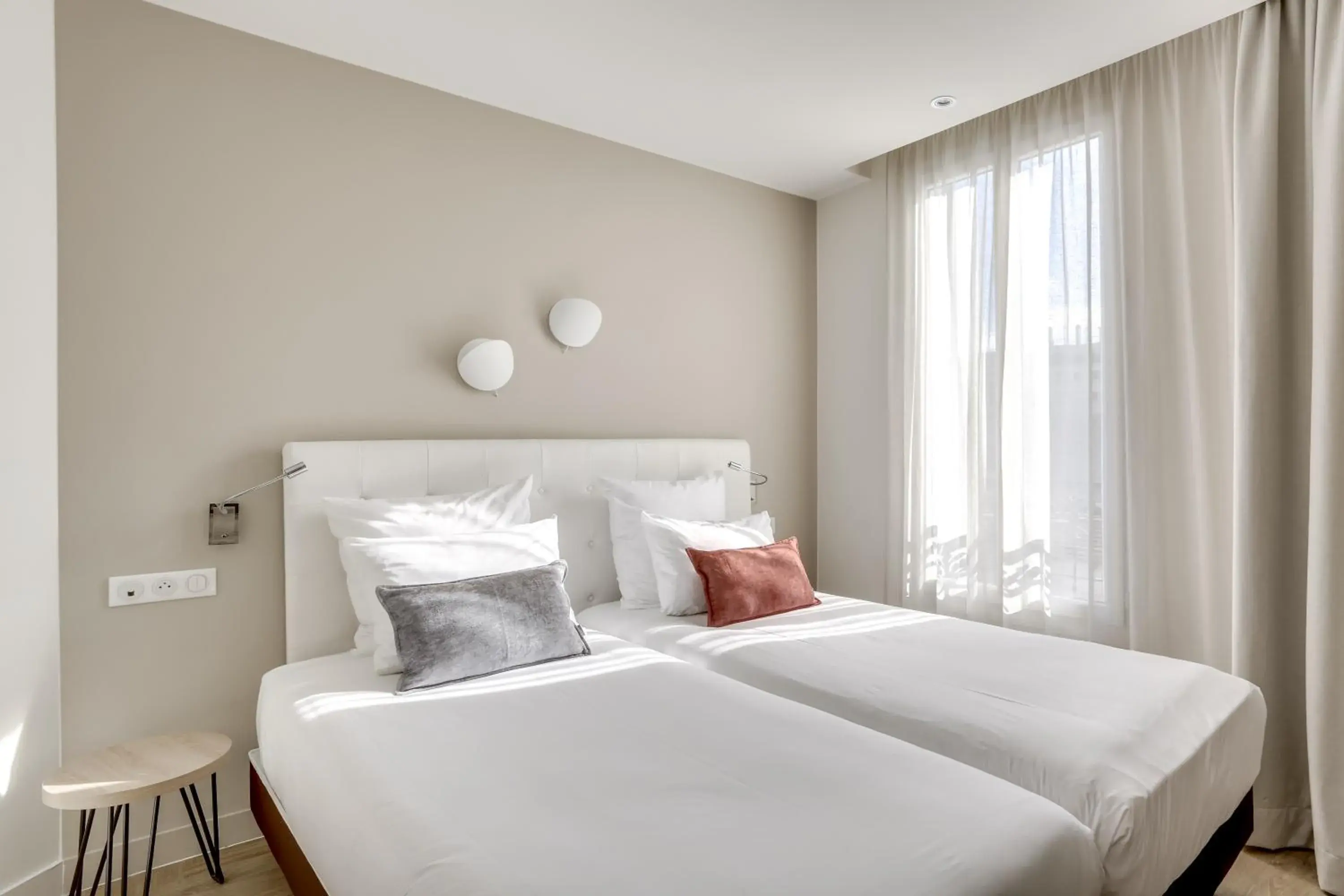 Bedroom, Bed in Hotel Courseine