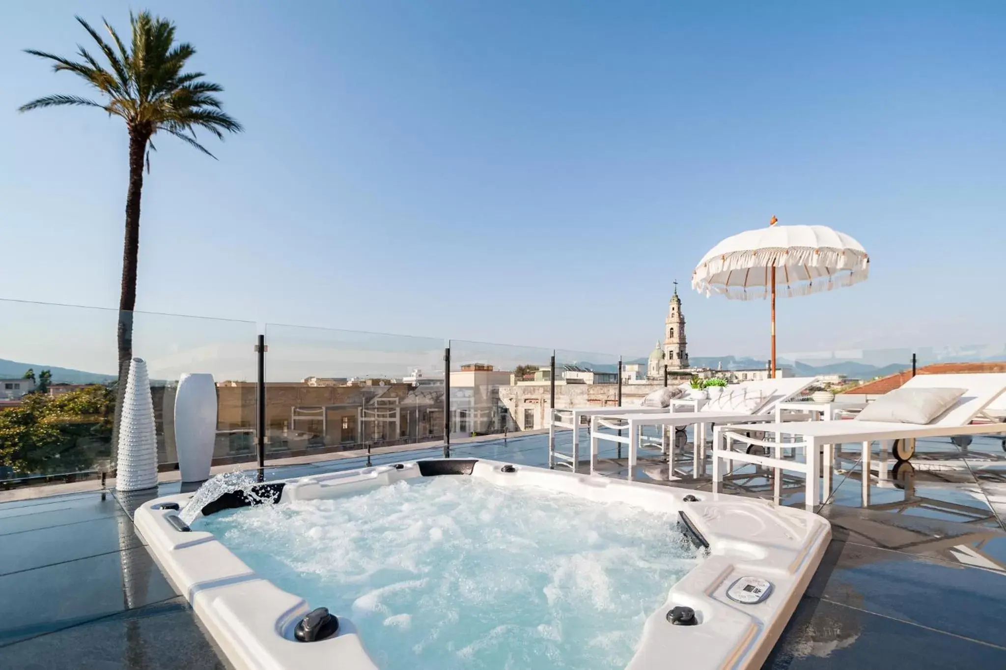 Hot Tub in Dream House Pompei