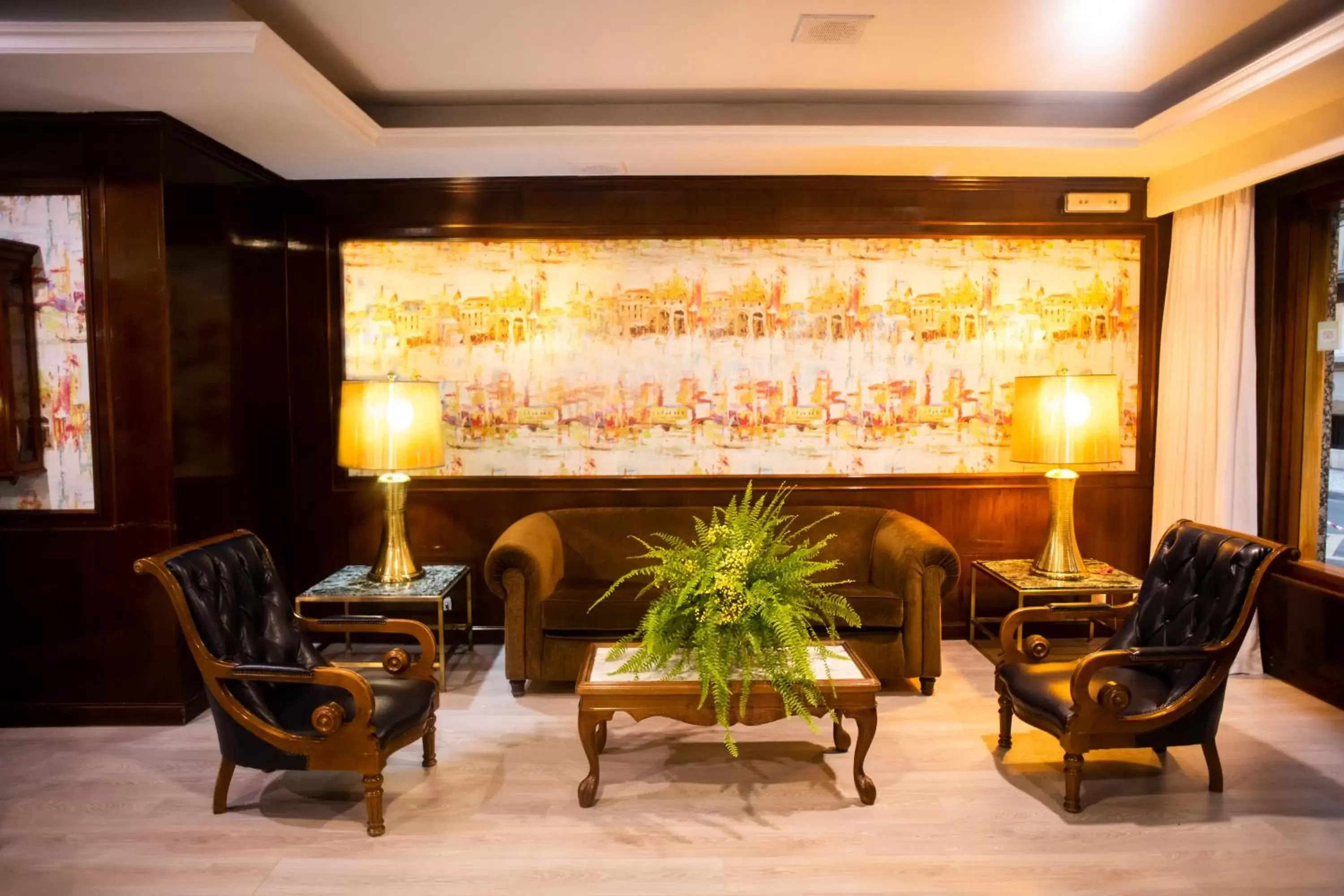Communal lounge/ TV room, Lobby/Reception in Hotel Zaragoza Royal