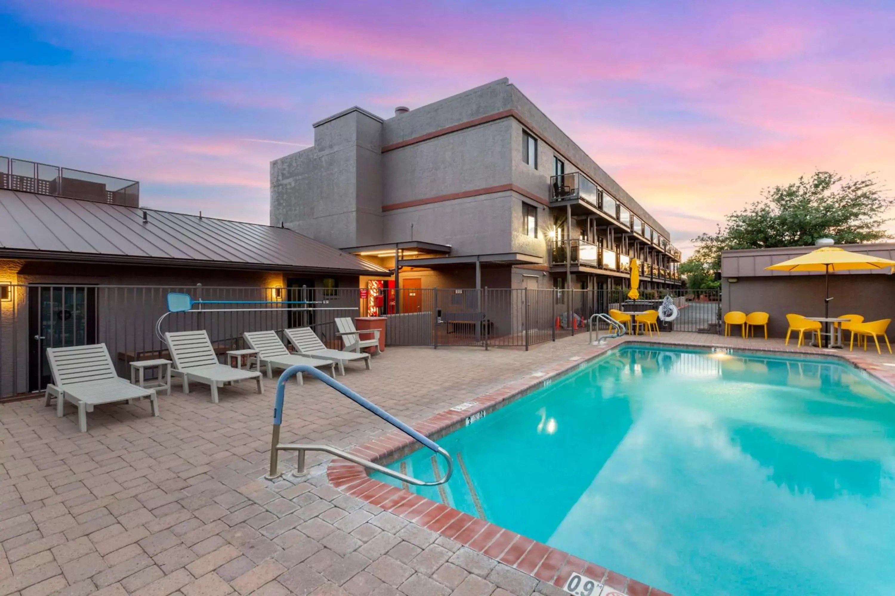 Property building, Swimming Pool in Aiden by Best Western Sedona
