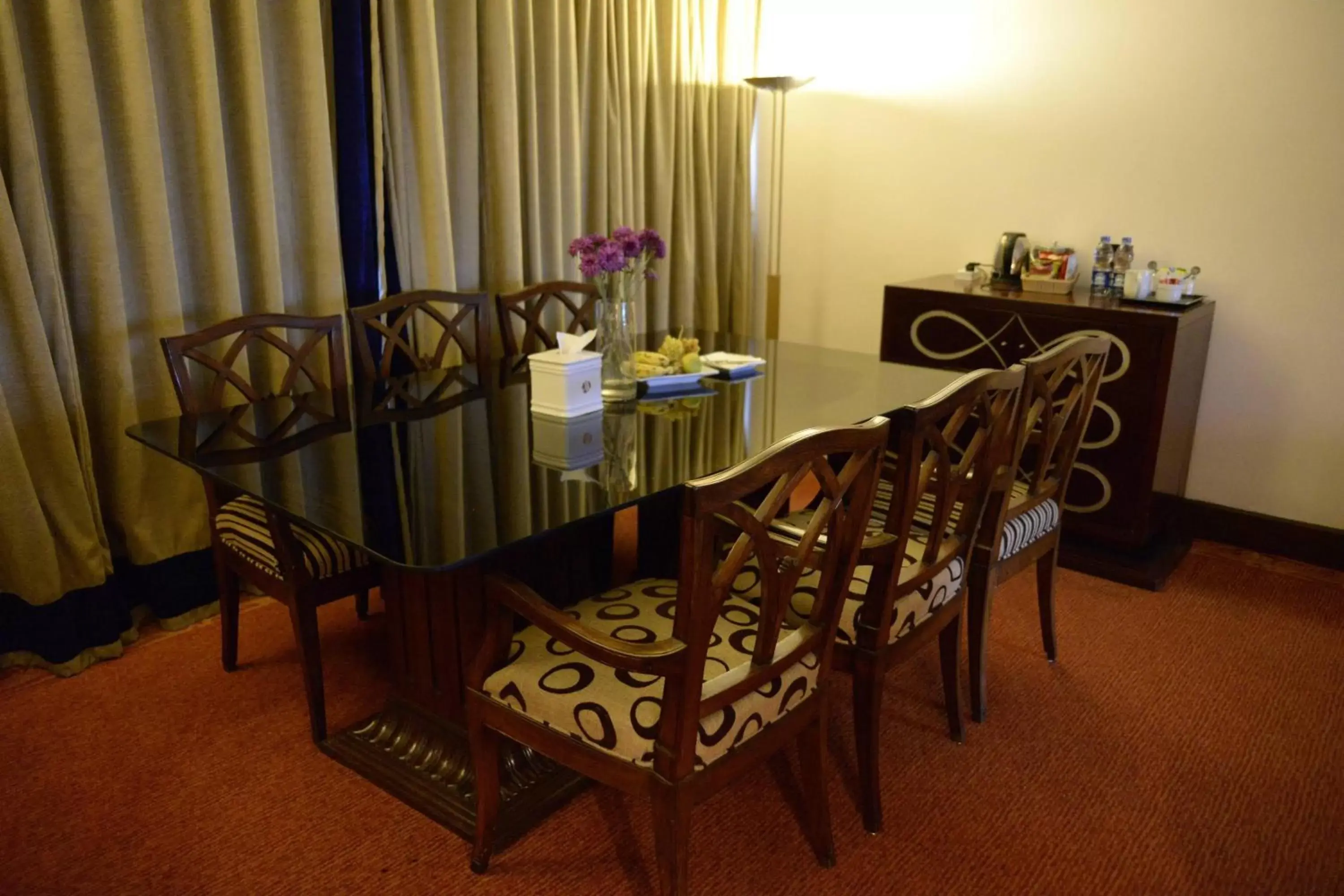 Bedroom, Dining Area in Karachi Marriott Hotel