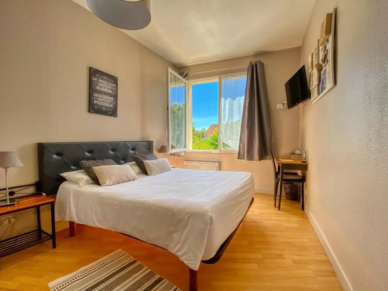 Bed in Hôtel Le P'tit Monde