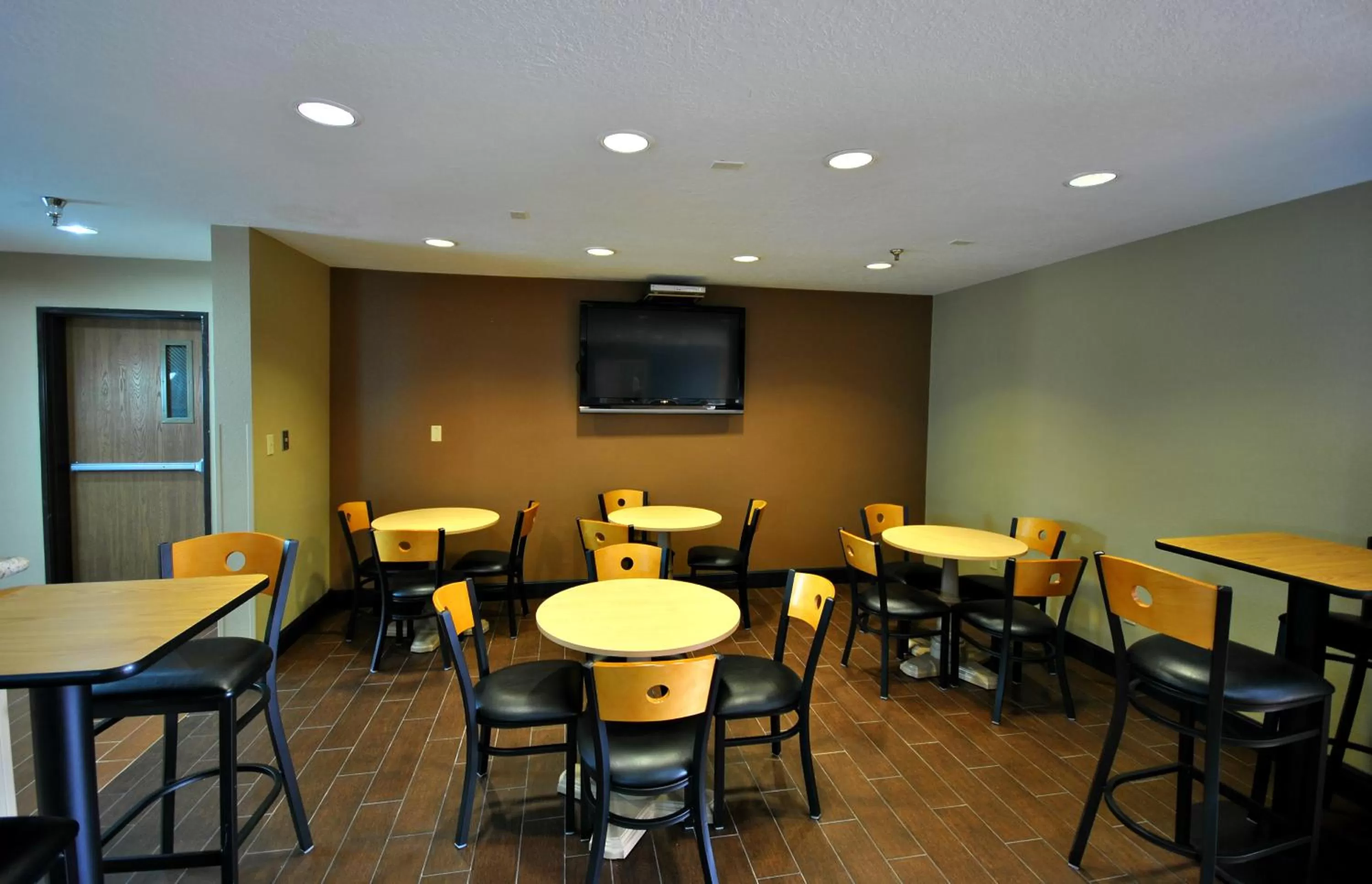 Restaurant/Places to Eat in Desert Inn Tucumcari