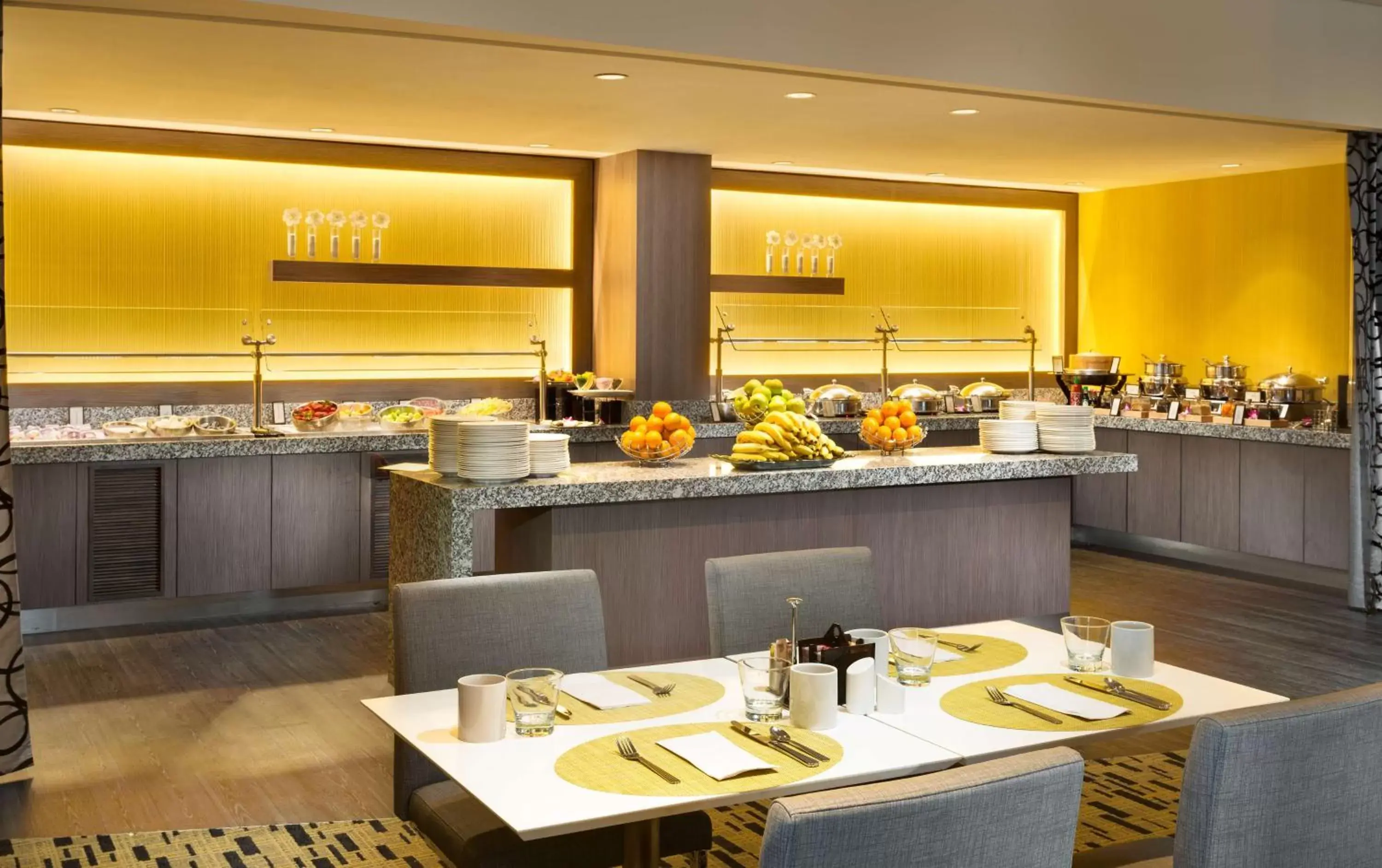 Breakfast, Restaurant/Places to Eat in Hilton San Francisco Airport Bayfront - No Resort Fee