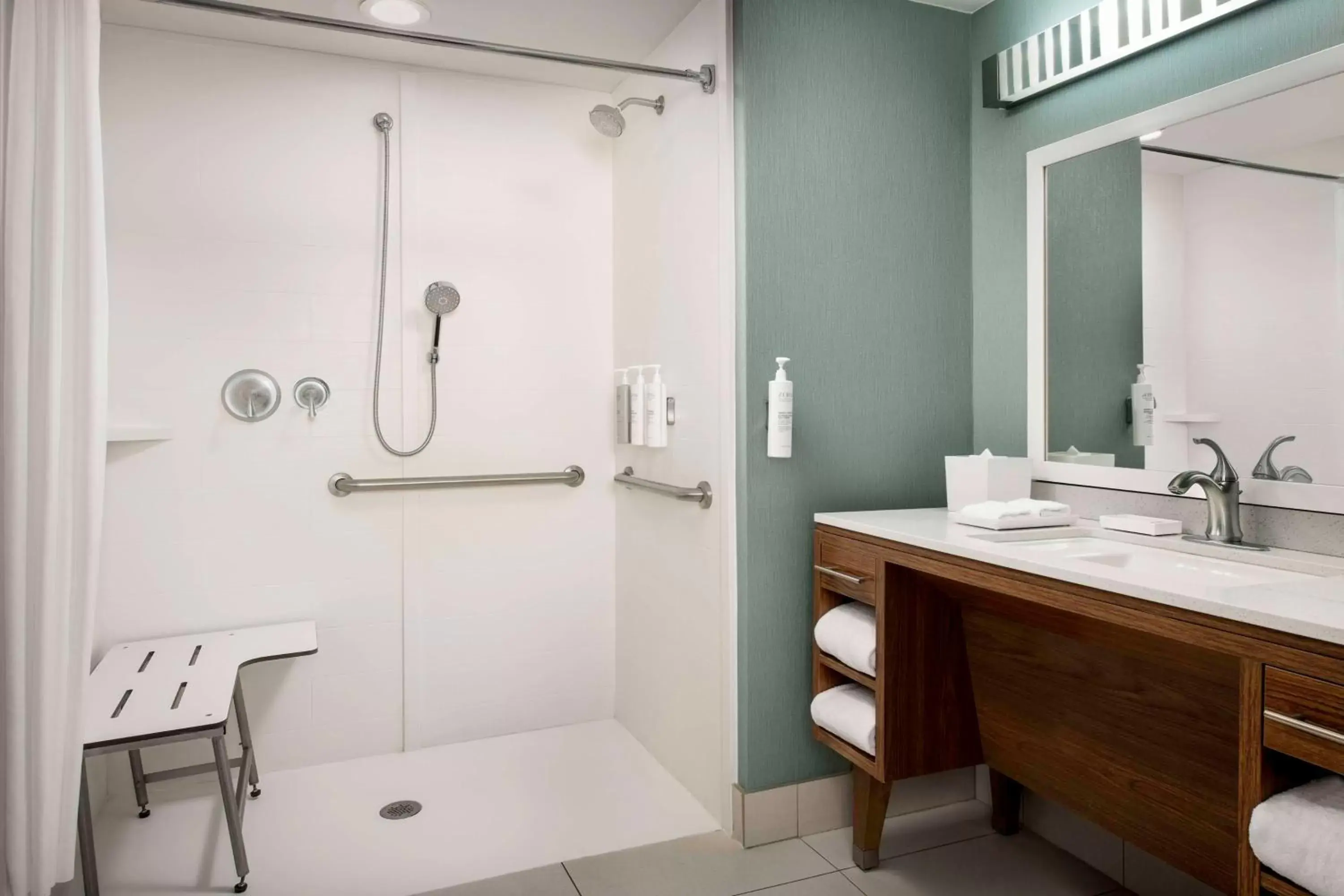 Bathroom in Home2 Suites by Hilton Lexington University / Medical Center