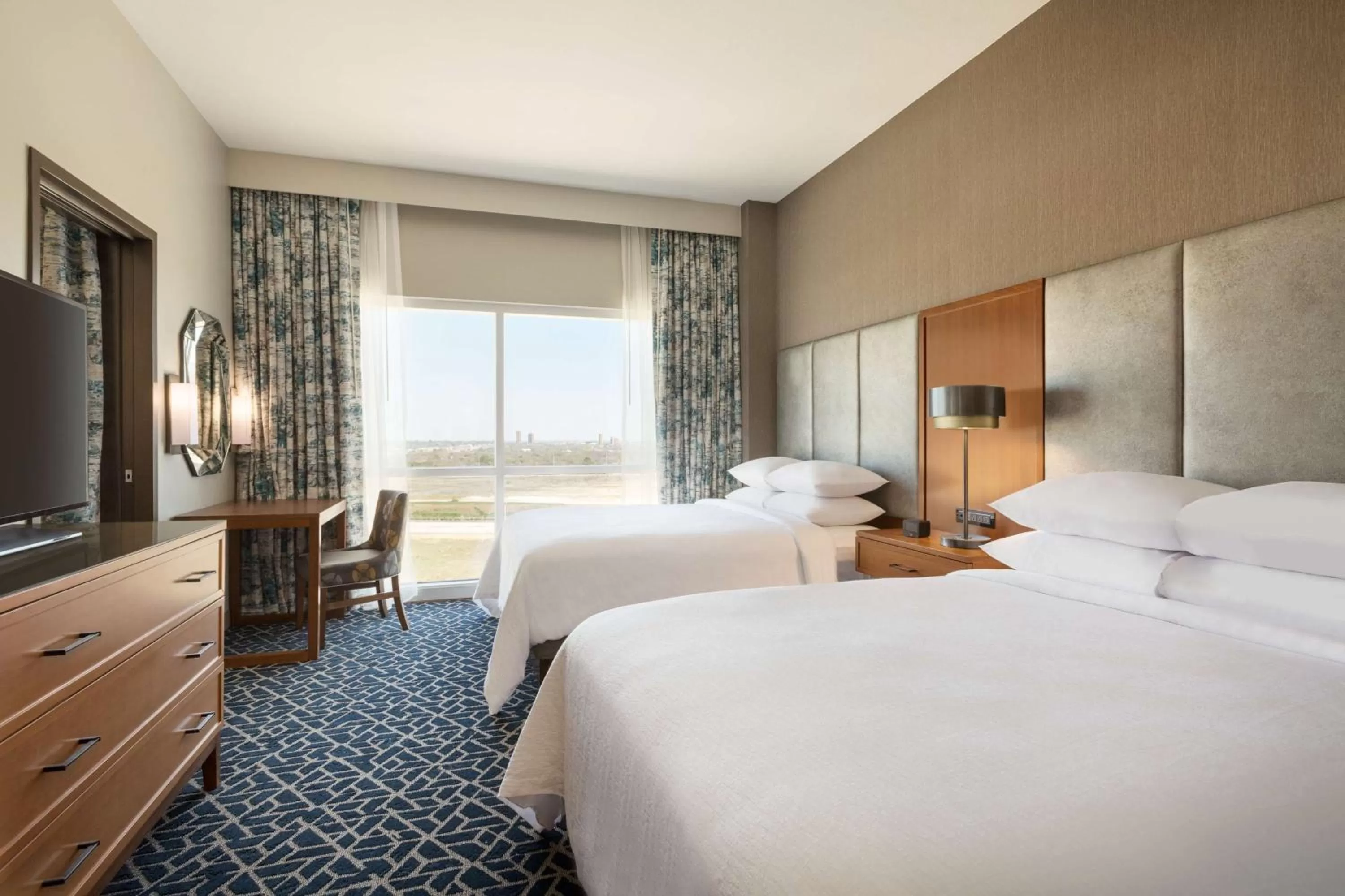 Bedroom, Bed in Embassy Suites By Hilton Denton Convention Center