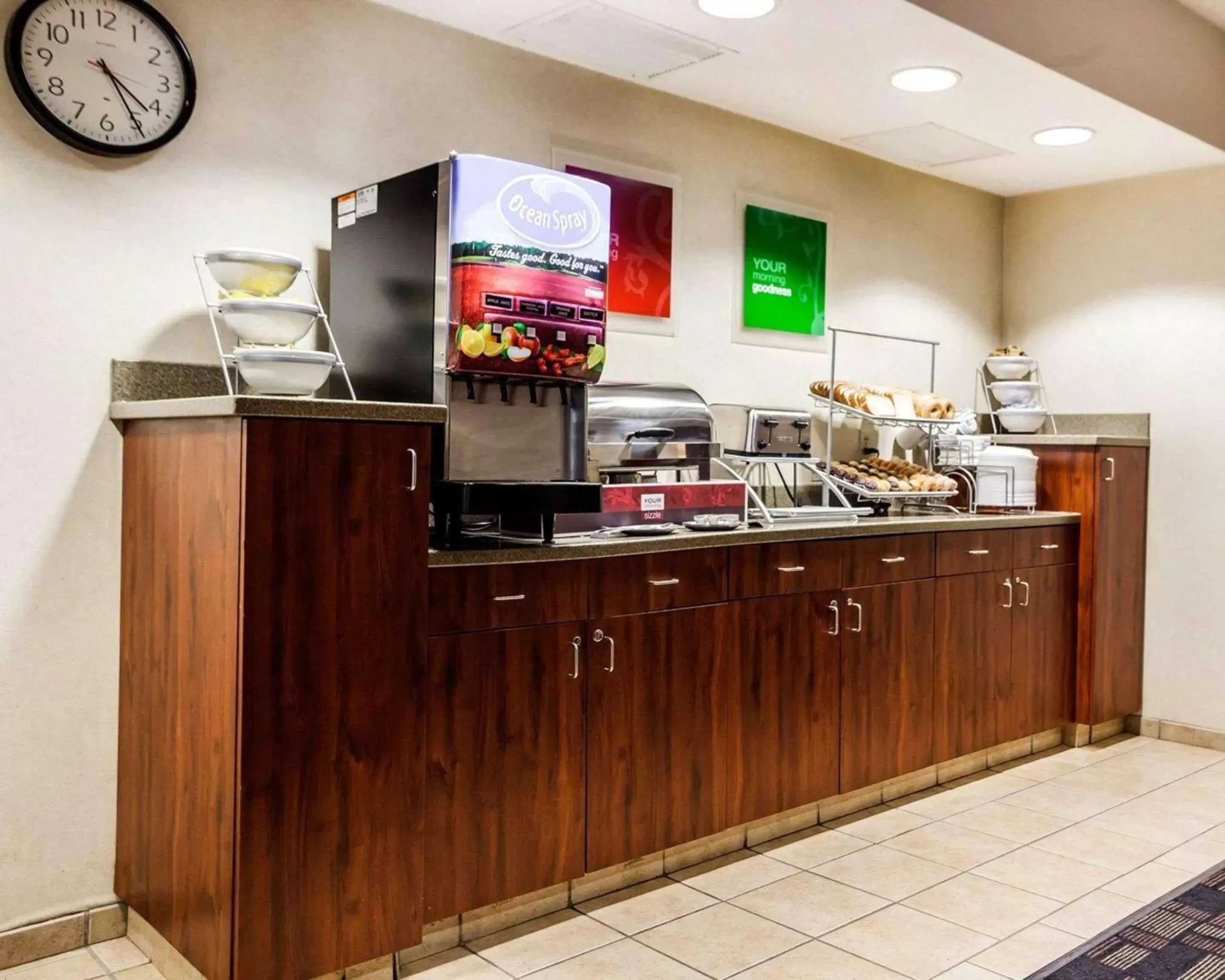 Restaurant/places to eat in Comfort Suites - Independence
