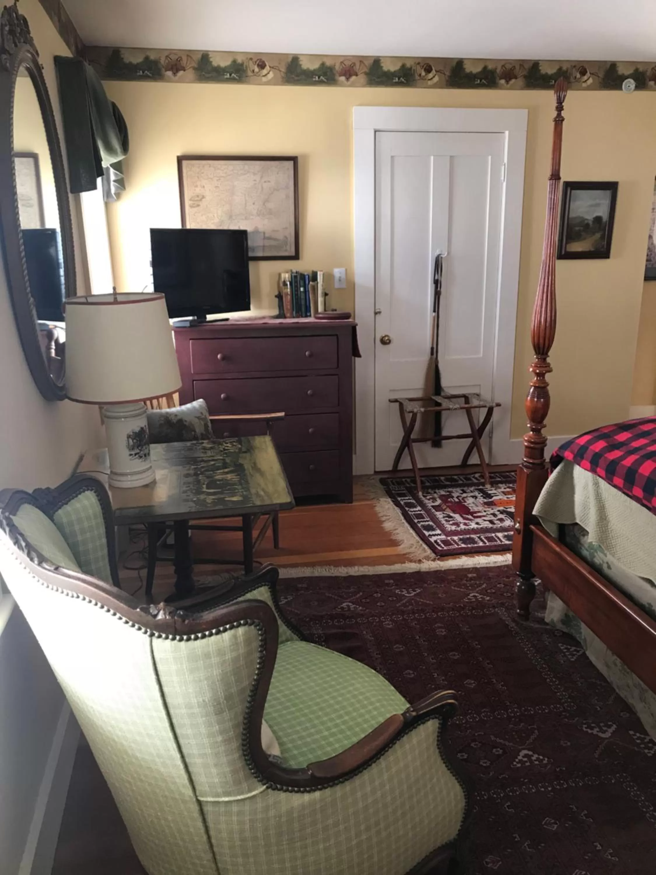 TV/Entertainment Center in Topsides Bed & Breakfast