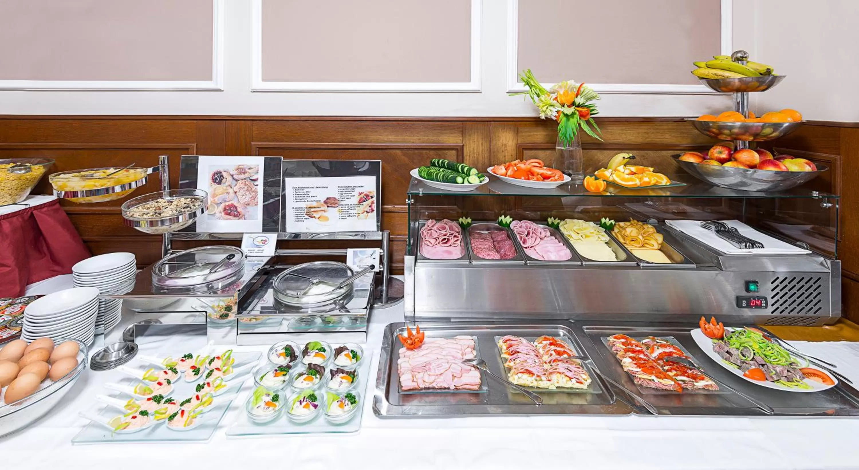 Buffet breakfast in Residence Romanza