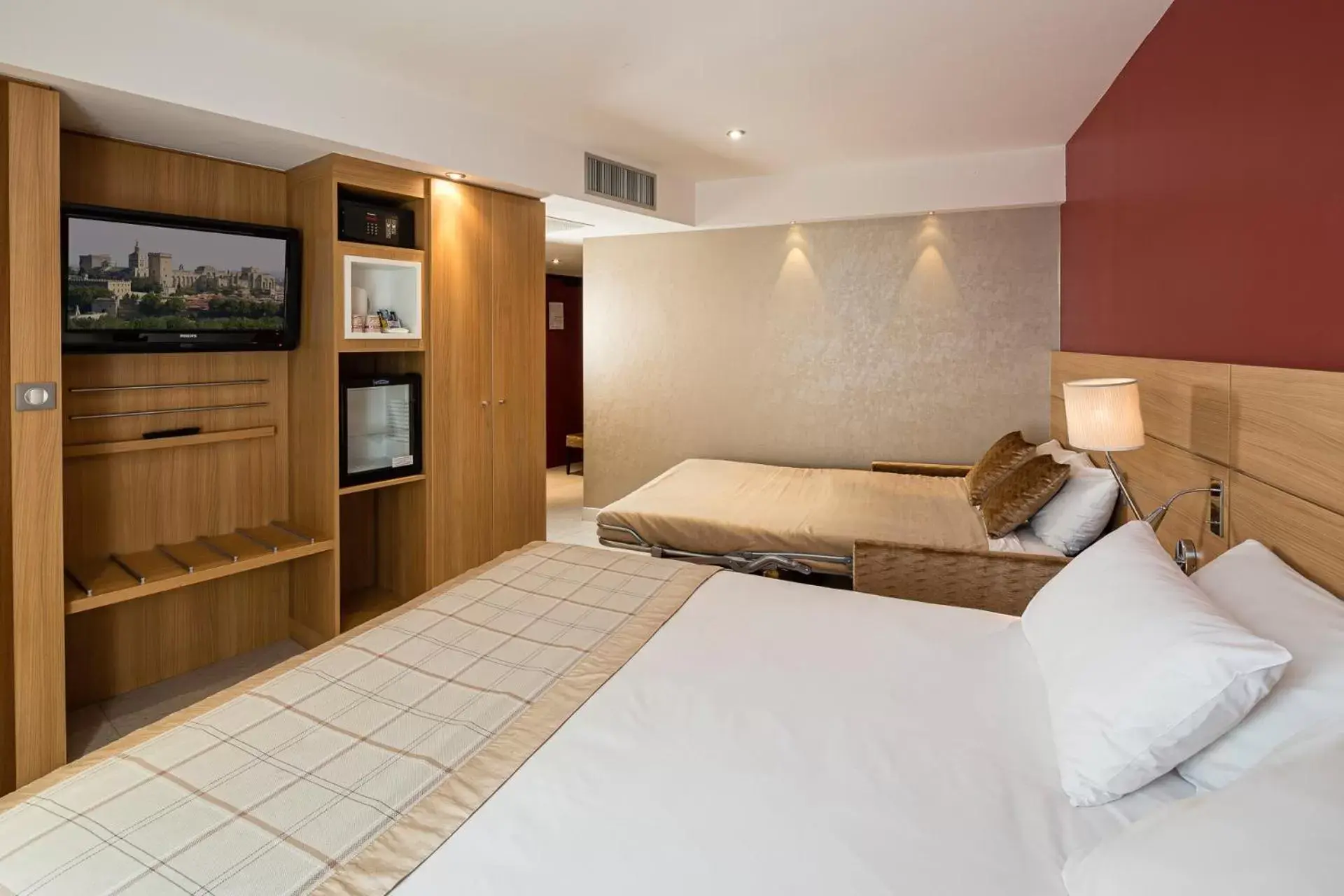 Photo of the whole room, Bed in Best Western Plus Le Lavarin