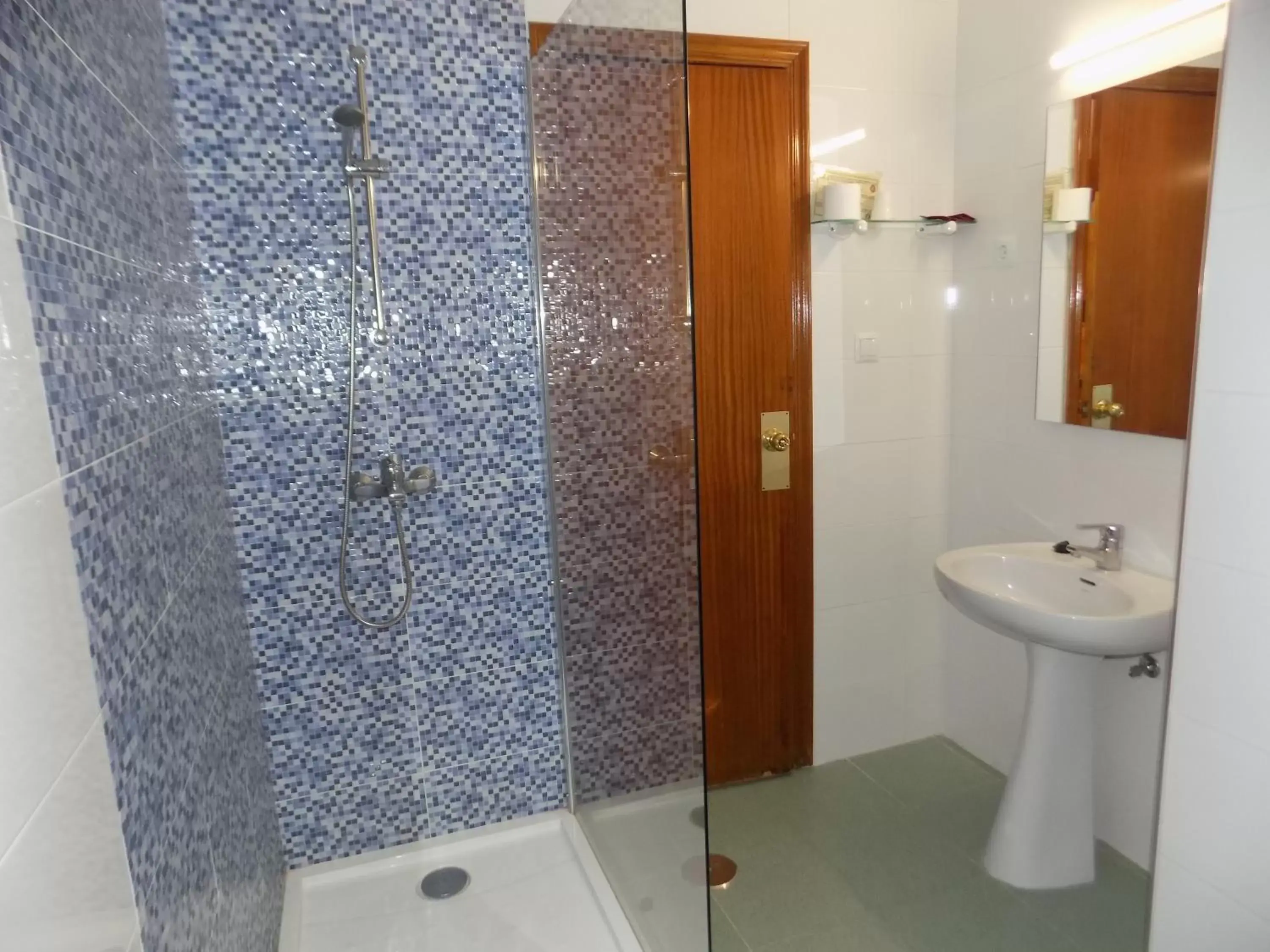 Bathroom in Hotel La Barca