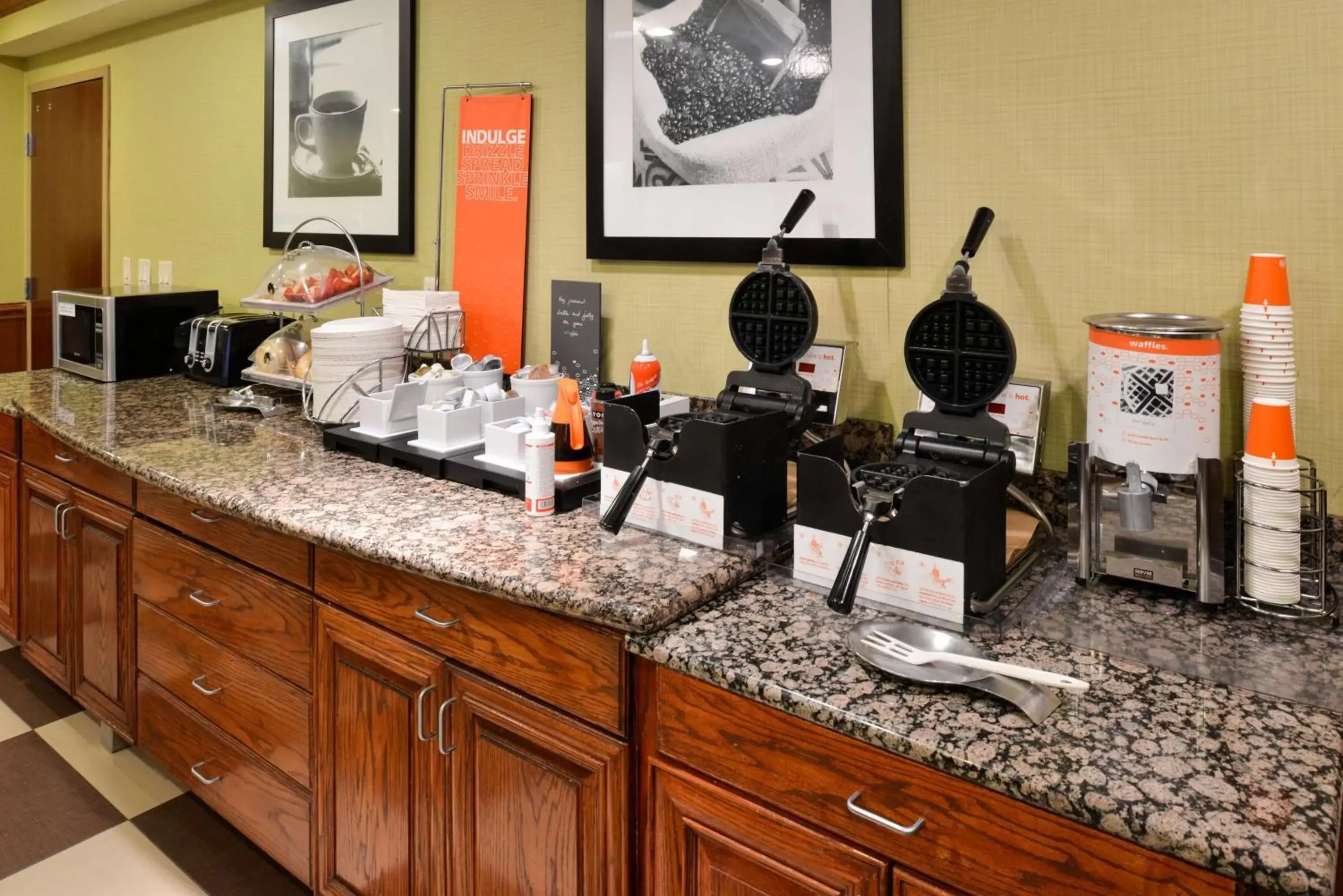 Dining area, Restaurant/Places to Eat in Hampton Inn & Suites Greenville