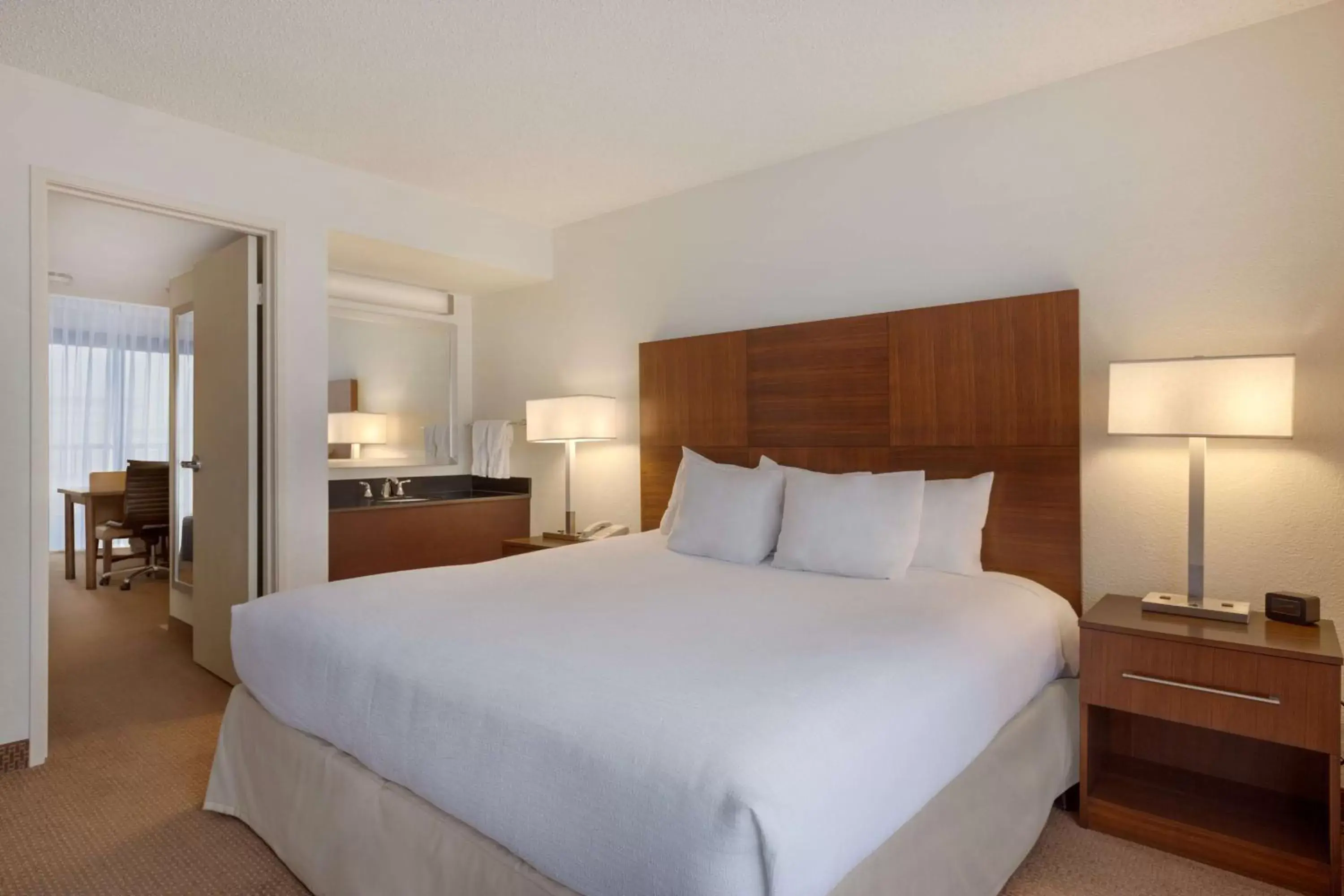 Bedroom, Bed in Embassy Suites Baton Rouge