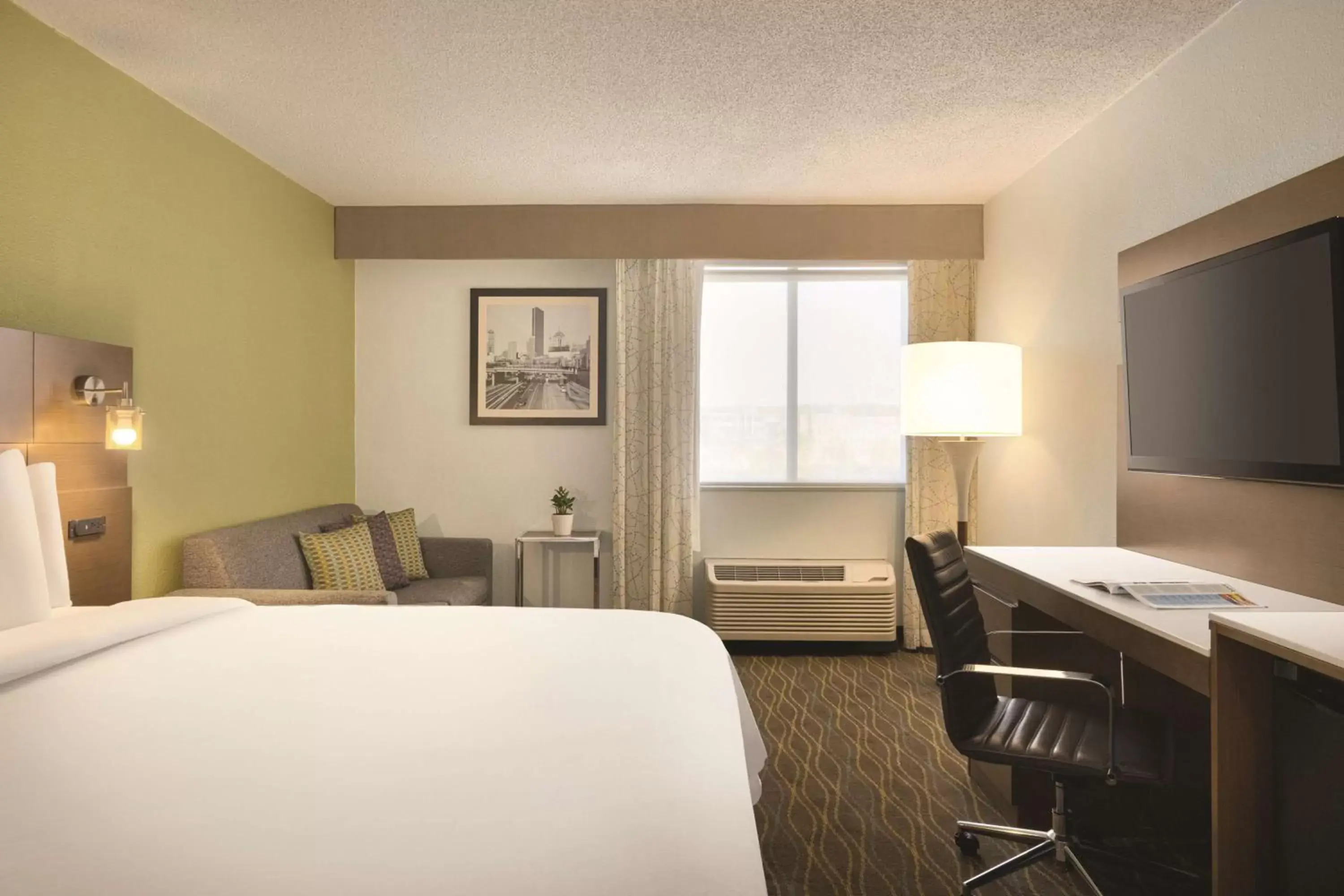 Photo of the whole room in Radisson Hotel Grand Rapids Riverfront