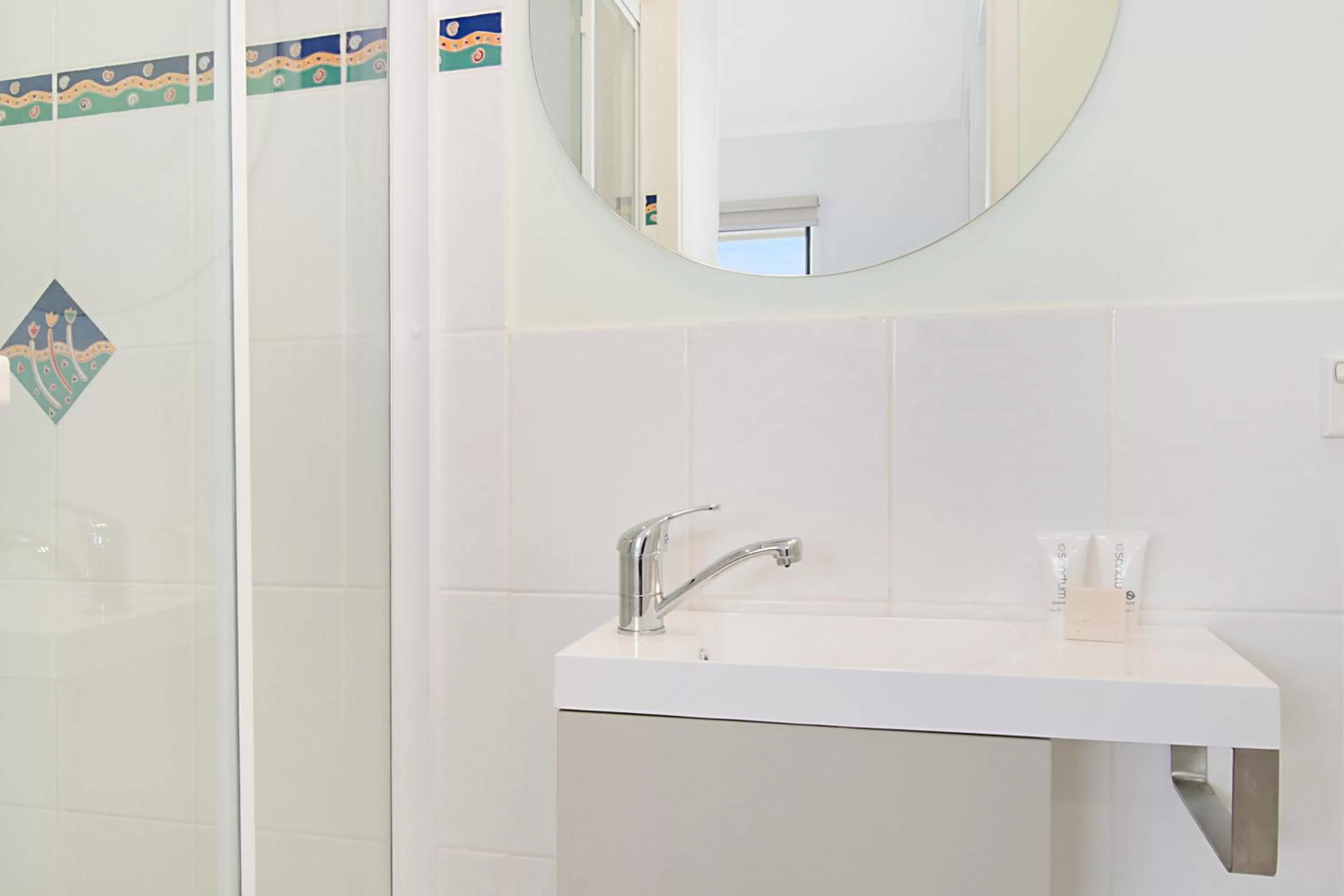 Bathroom in Gosamara Apartments