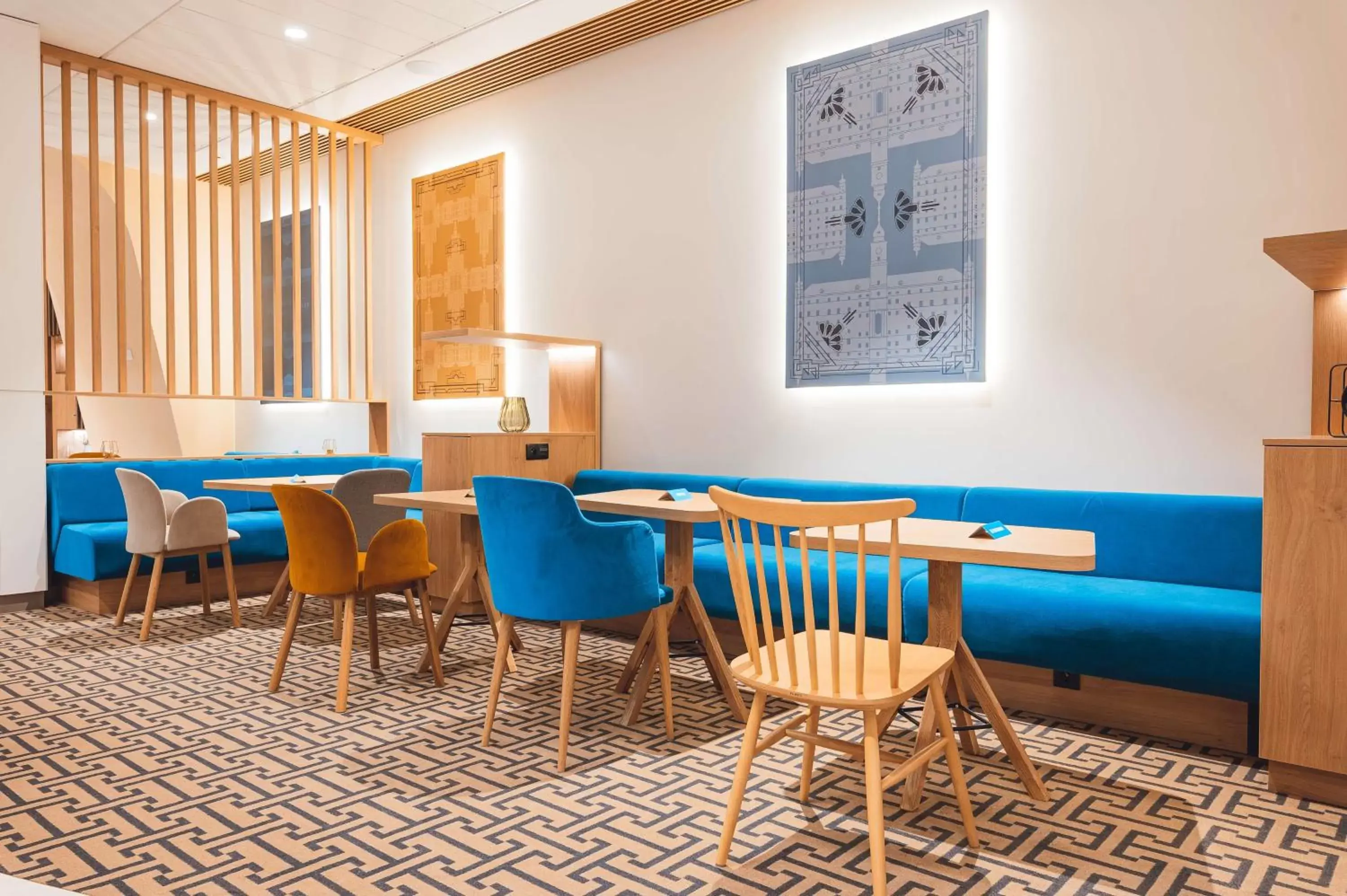 Dining area in Hampton By Hilton Warsaw Reduta