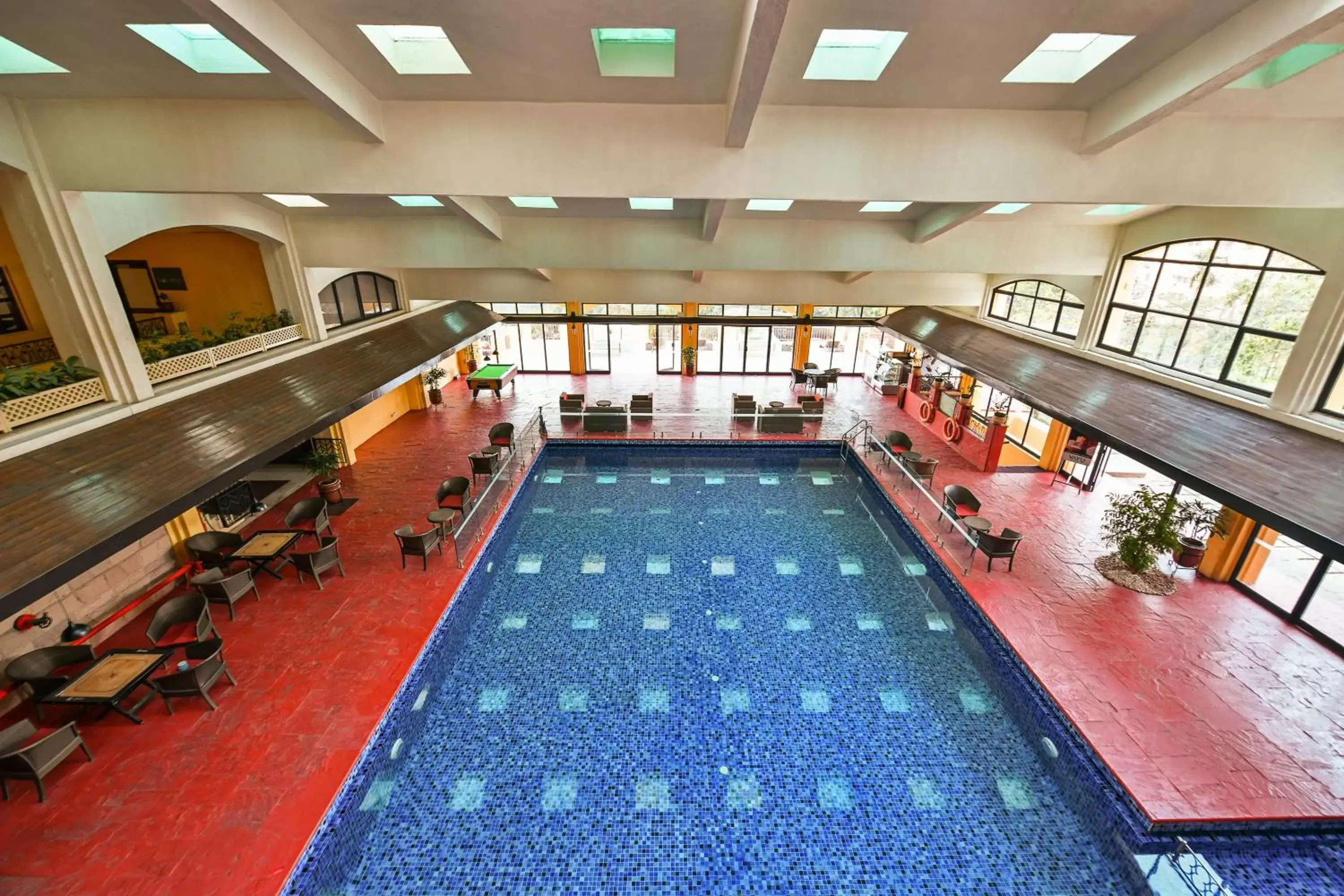 Swimming pool in Fariyas Resort Lonavala