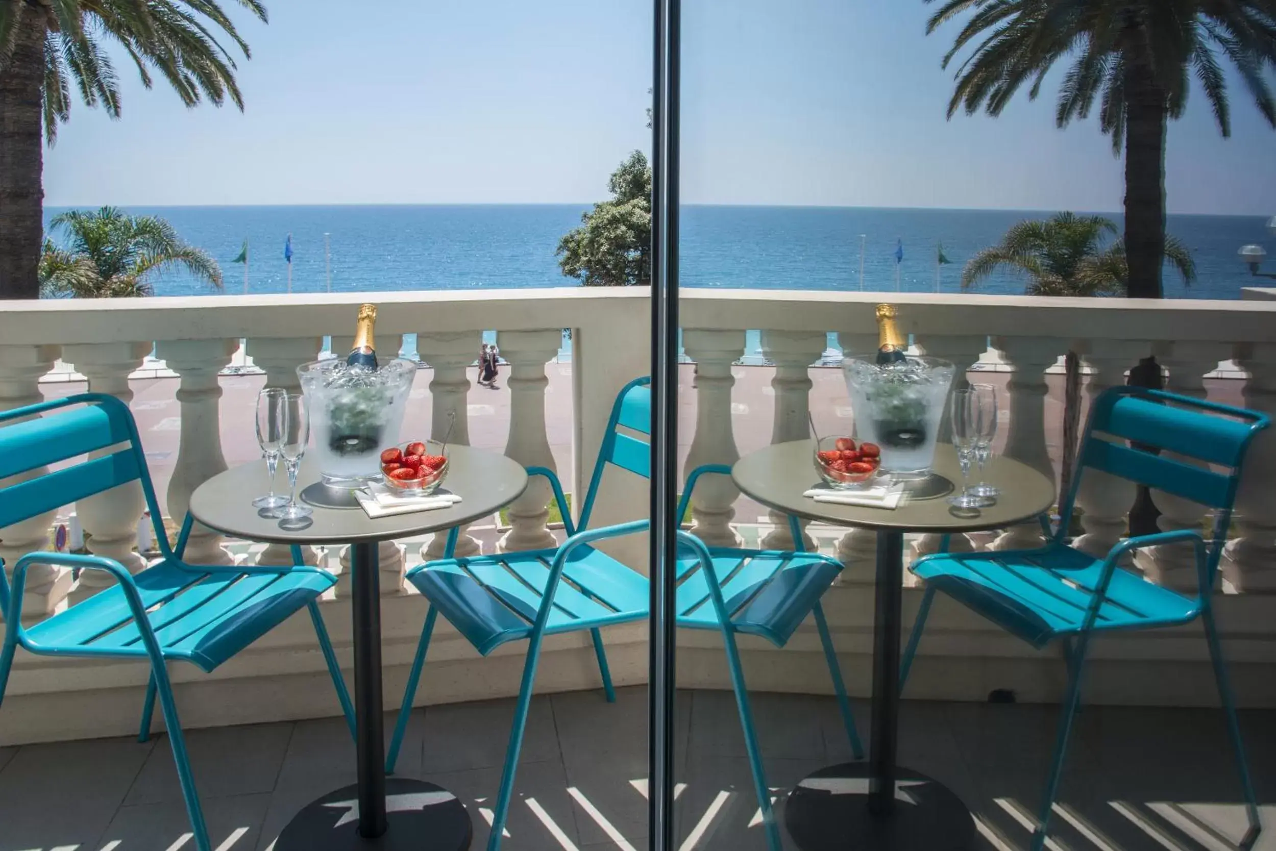 Balcony/Terrace, Sea View in Mercure Nice Marché Aux Fleurs