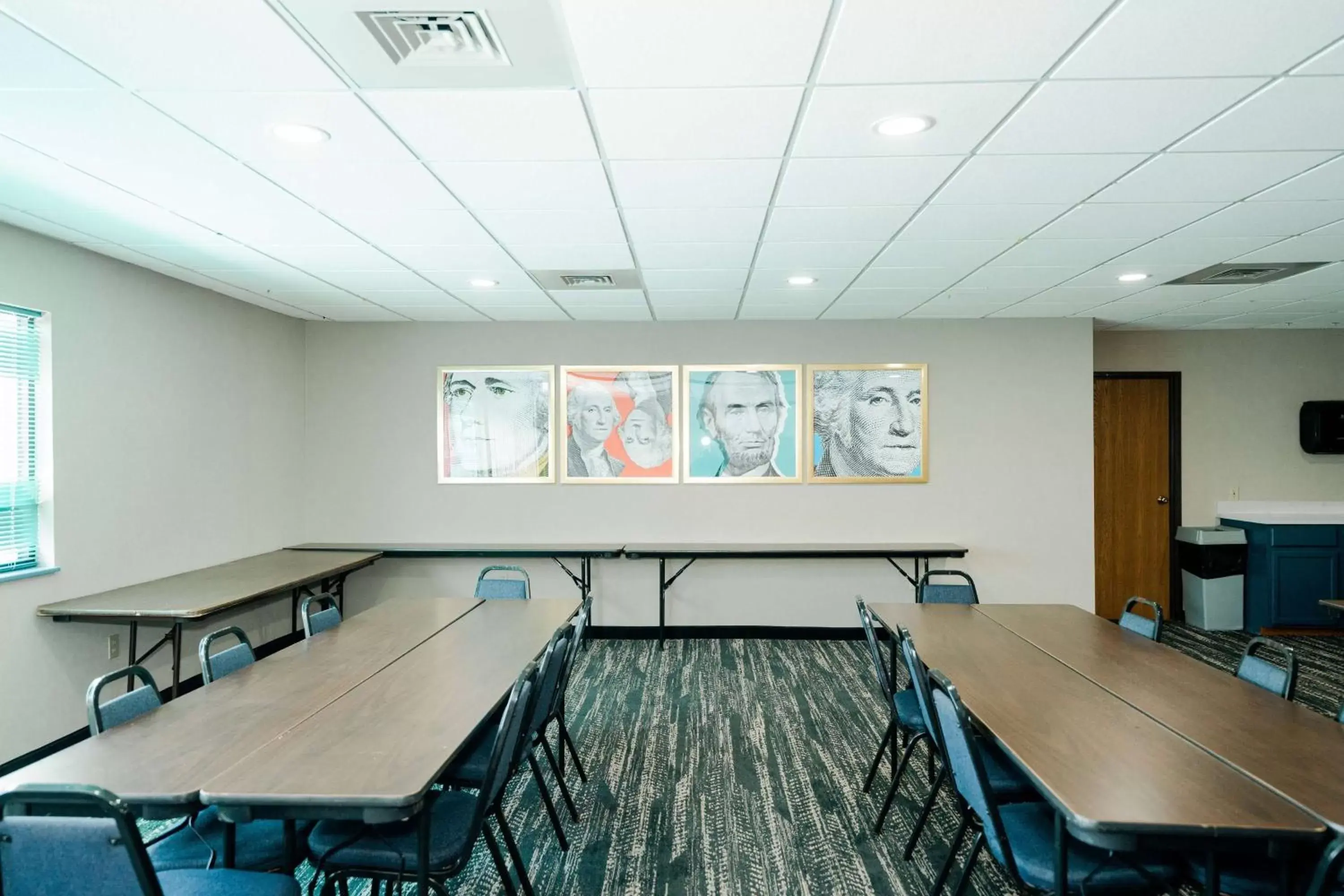 Meeting/conference room in AmericInn by Wyndham Tomahawk