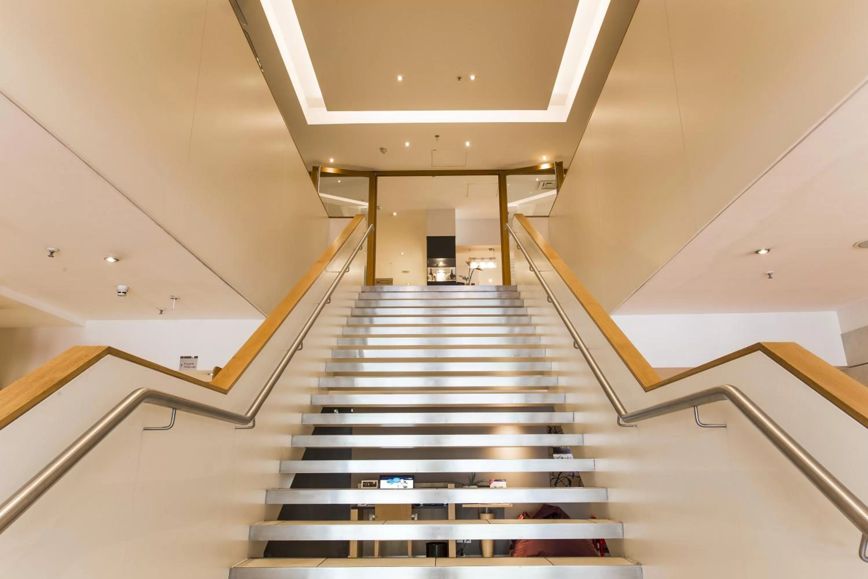 Lobby or reception in Mercure Hotel Duisburg City