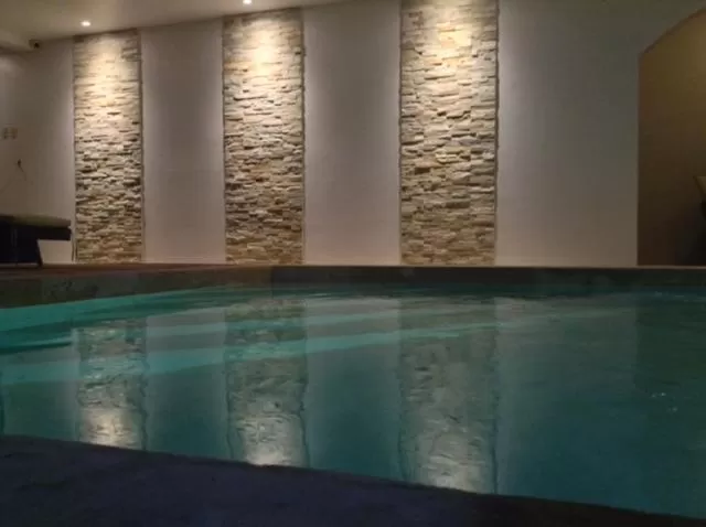 Swimming pool in Hotel Flor De Sarta