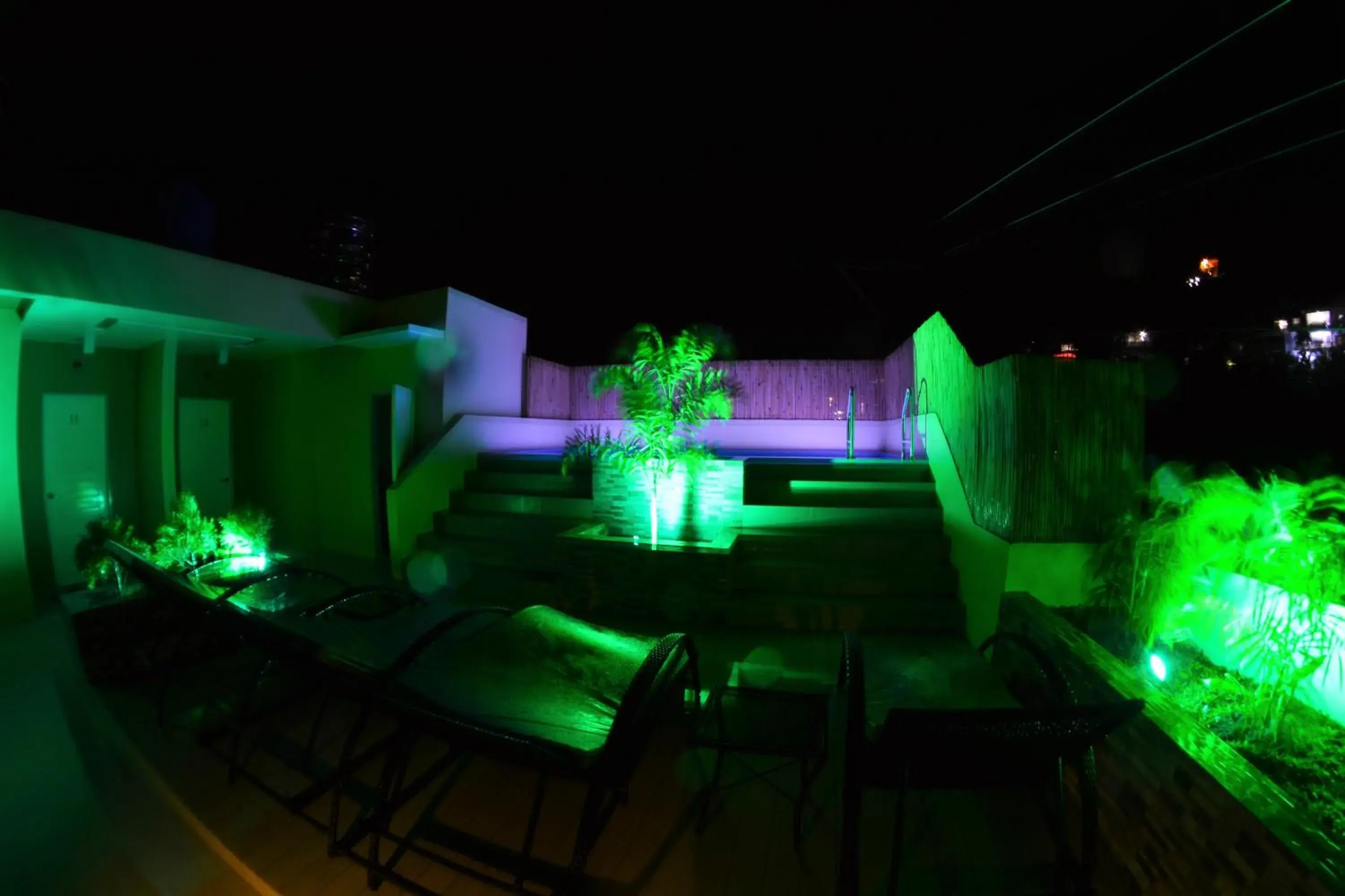 Swimming pool in Papa Freds Beach Resort Swimming pool in Papa Freds Beach Resort