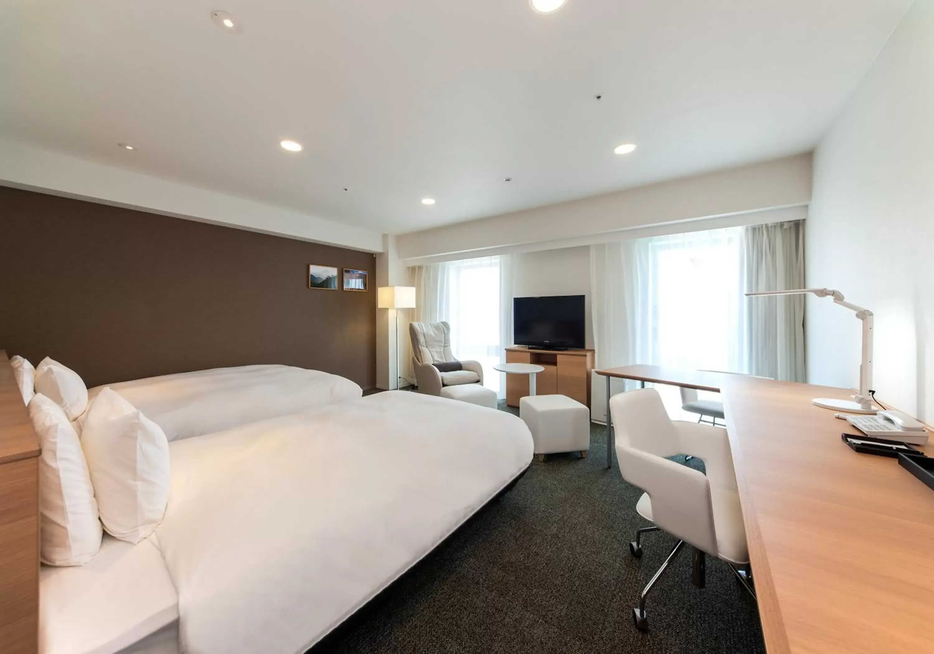 Photo of the whole room, Room Photo in Daiwa Roynet Hotel Numazu