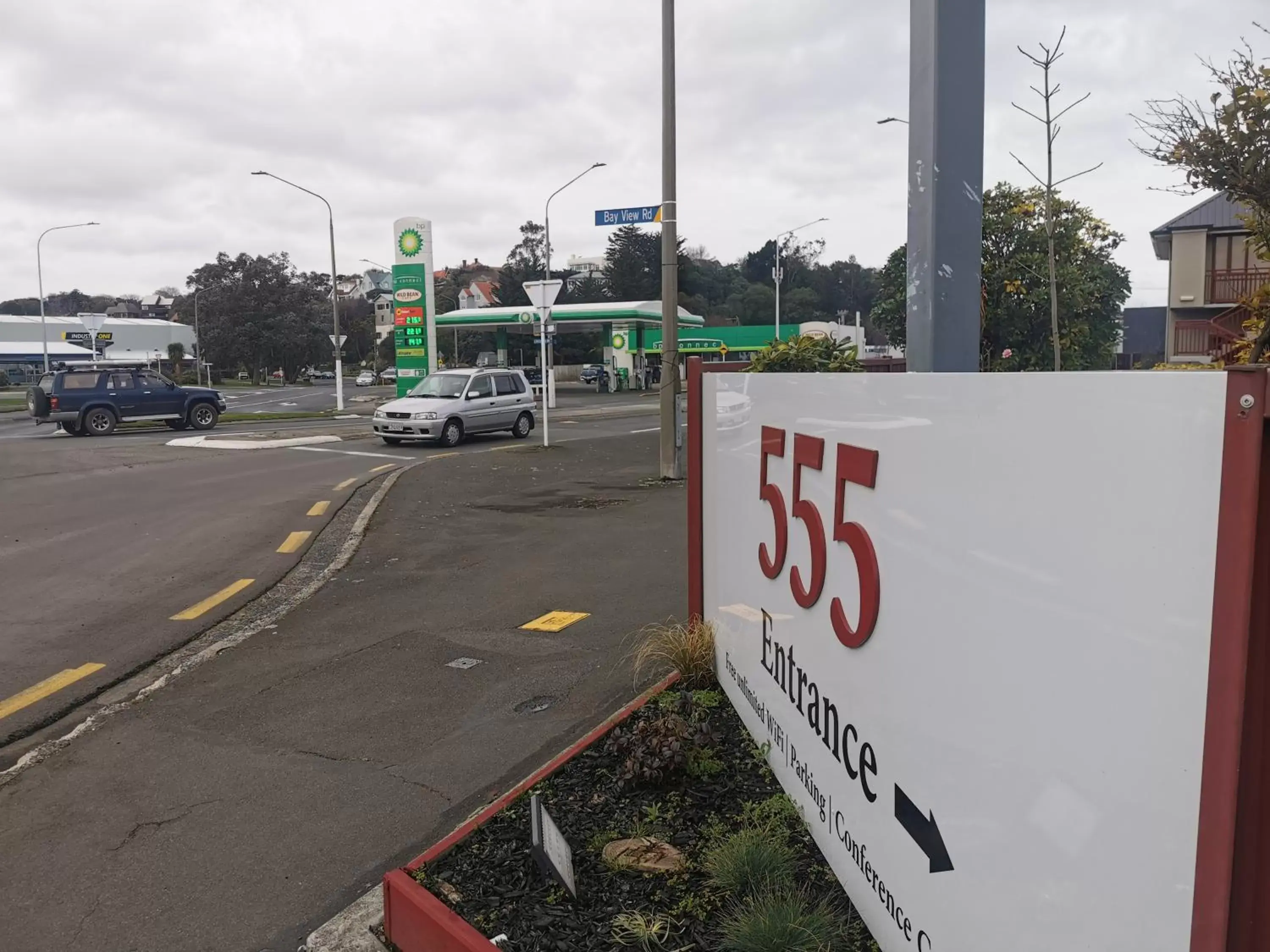 Facade/entrance in 555 Motel Dunedin