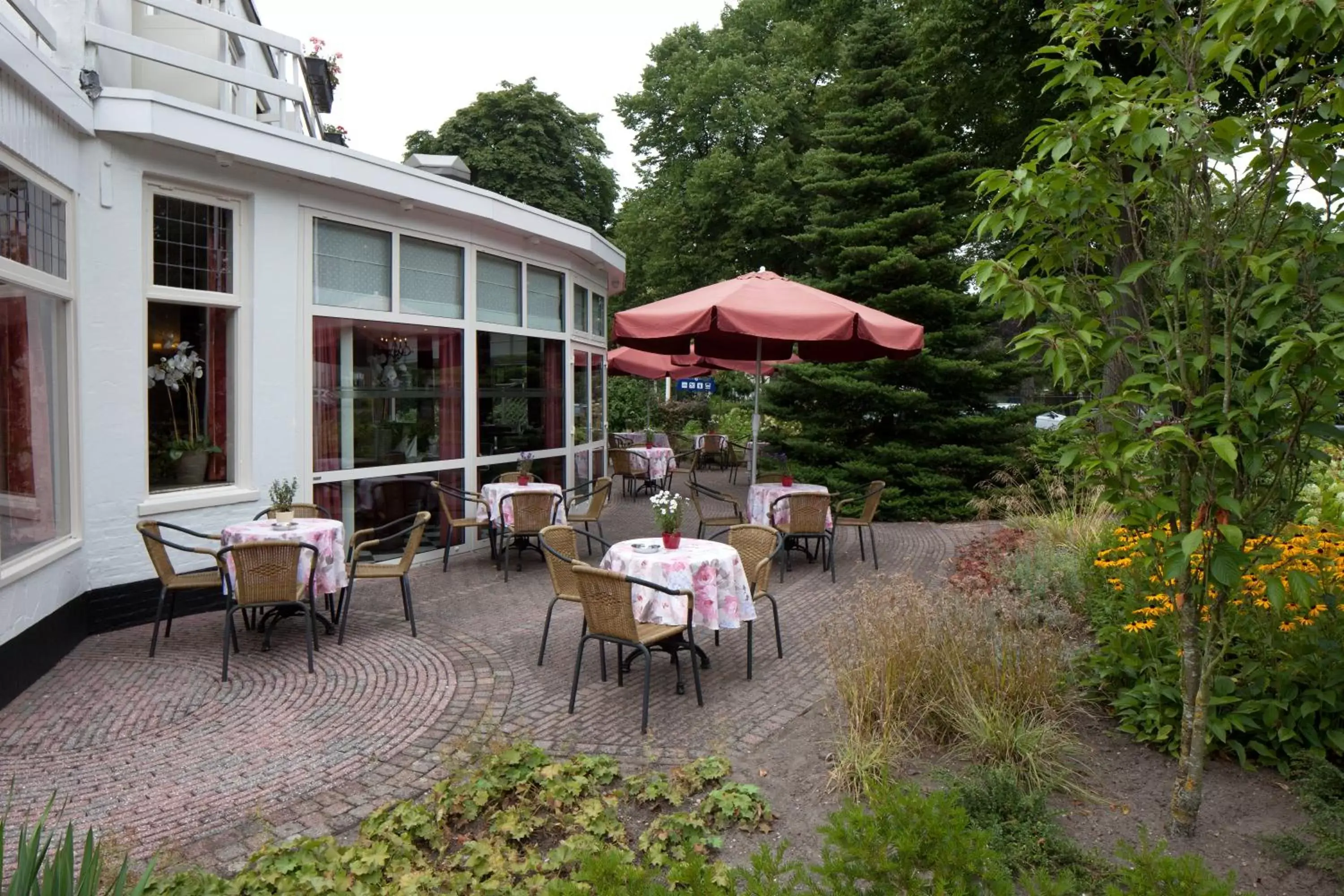 Balcony/Terrace, Restaurant/Places to Eat in Fletcher Hotel Restaurant Veldenbos