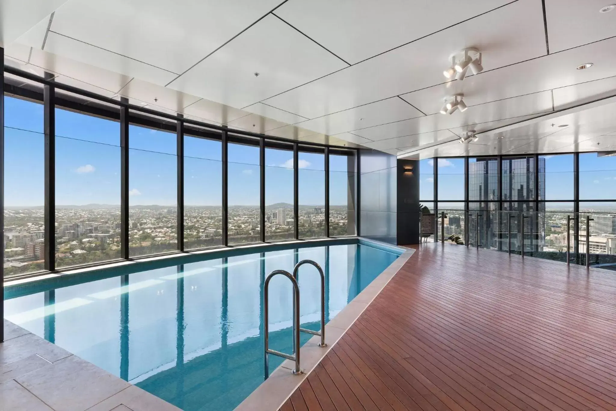 Swimming pool in Brisbane Skytower by CLLIX Swimming pool in Brisbane Skytower by CLLIX