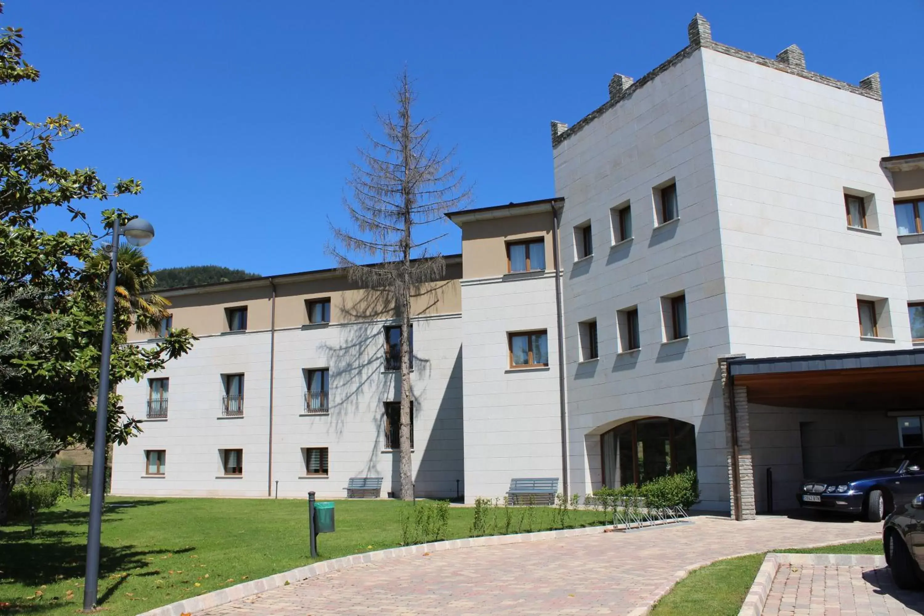 Facade/entrance, Property Building in Parador de Villafranca del Bierzo