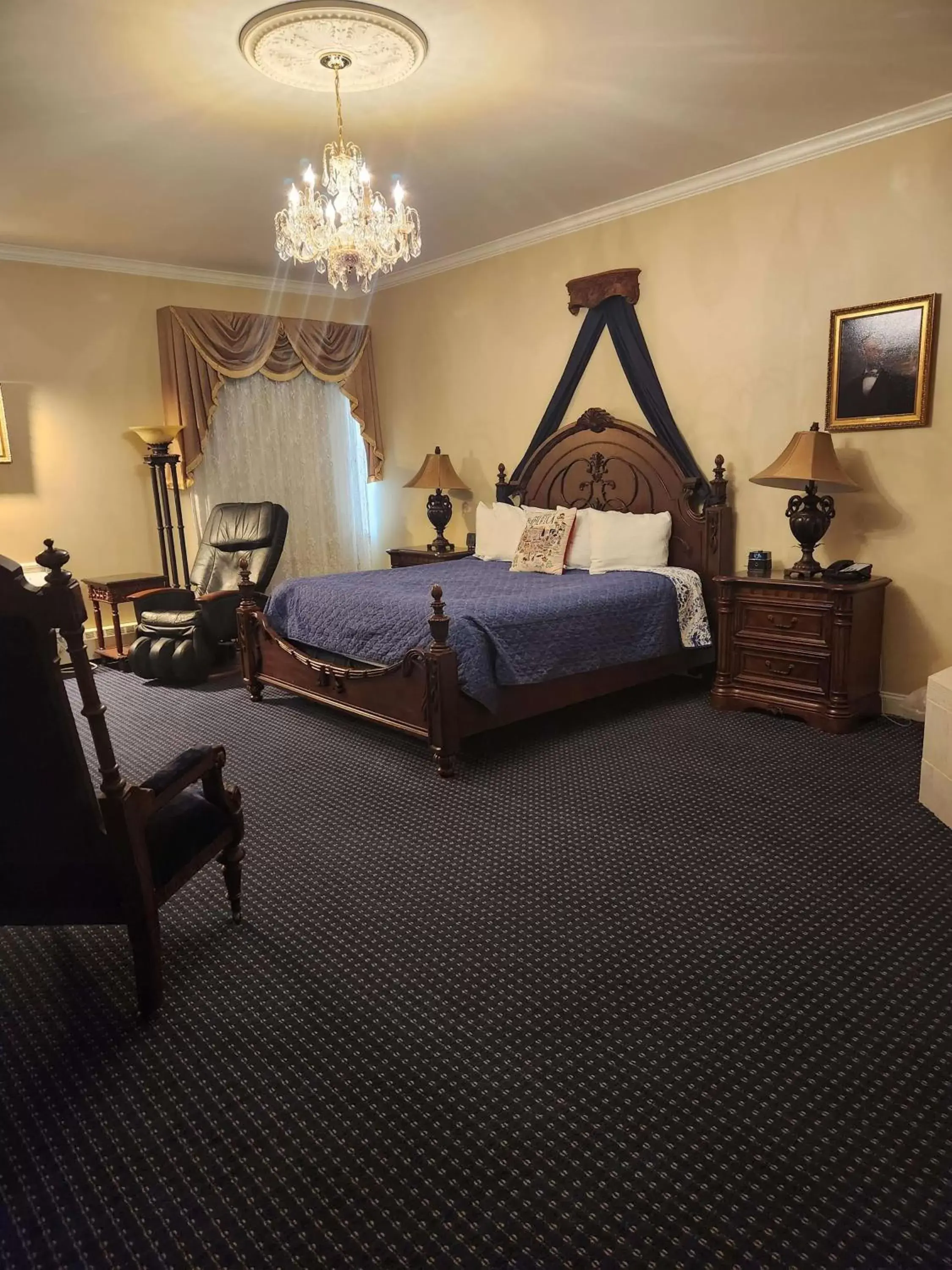 Bedroom in Best Western White House Inn